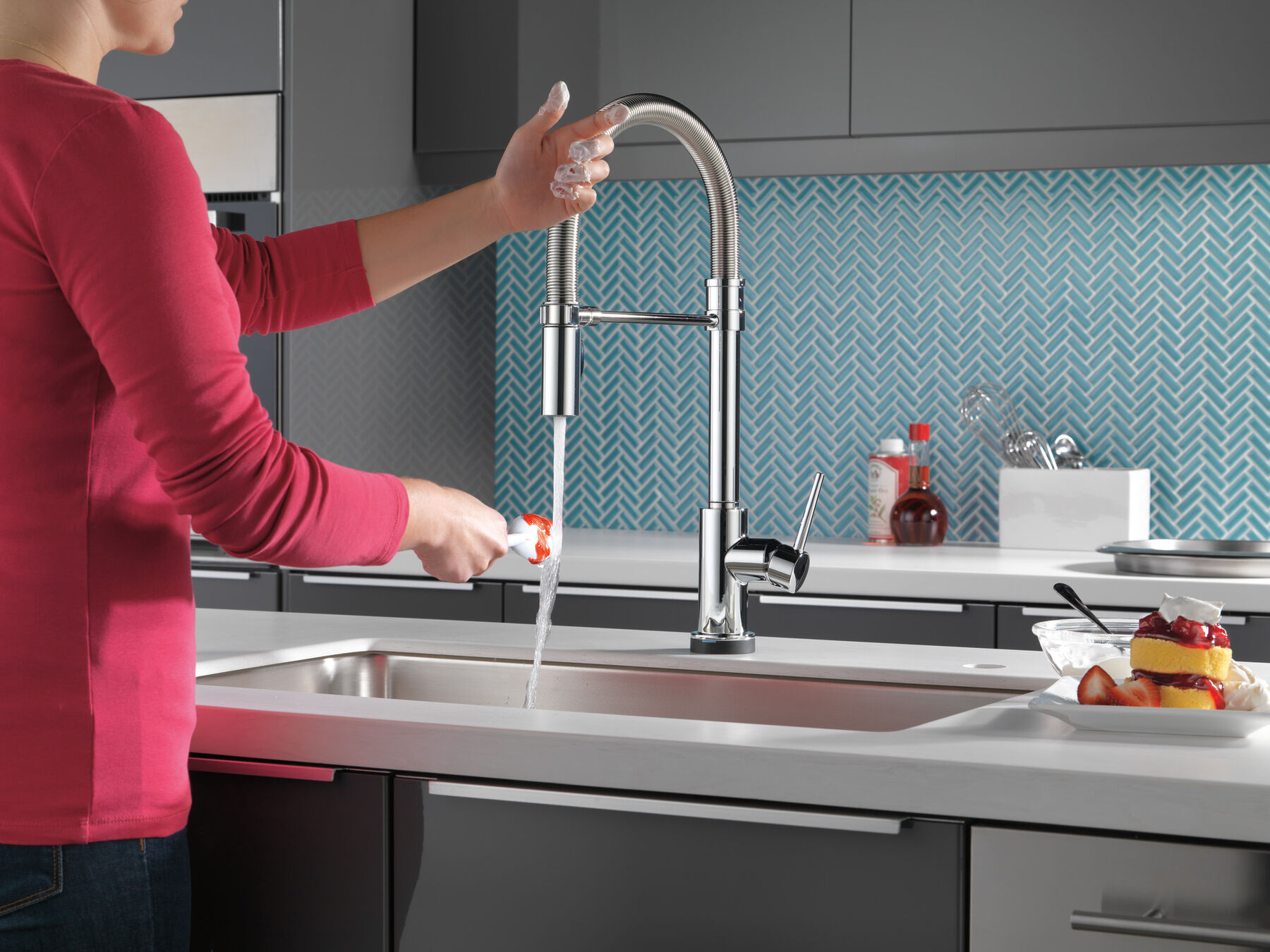 Single-Handle Pull-Down Spring Kitchen Faucet with Touch<sub>2</sub>O&reg; Technology