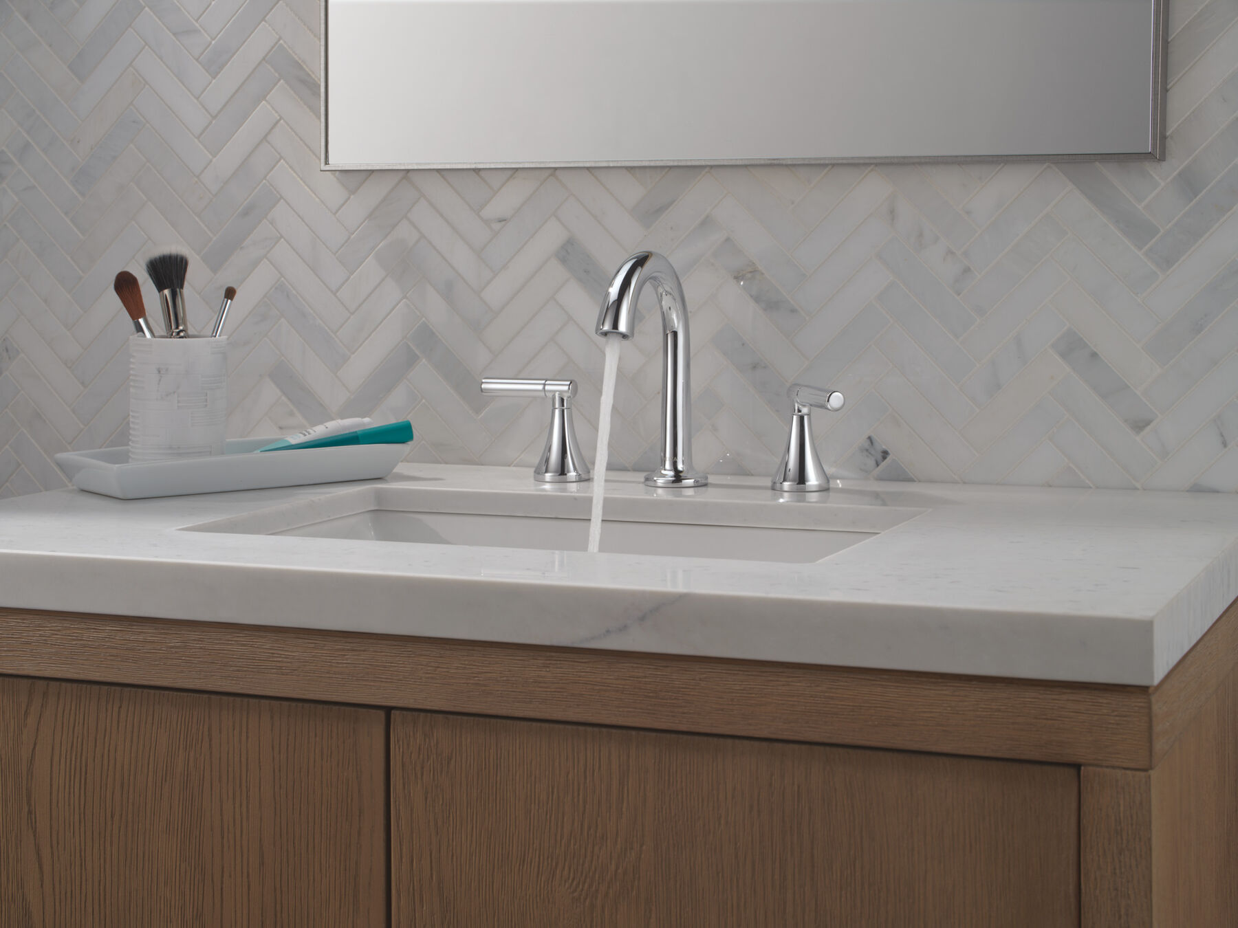 Two Handle Widespread Bathroom Faucet