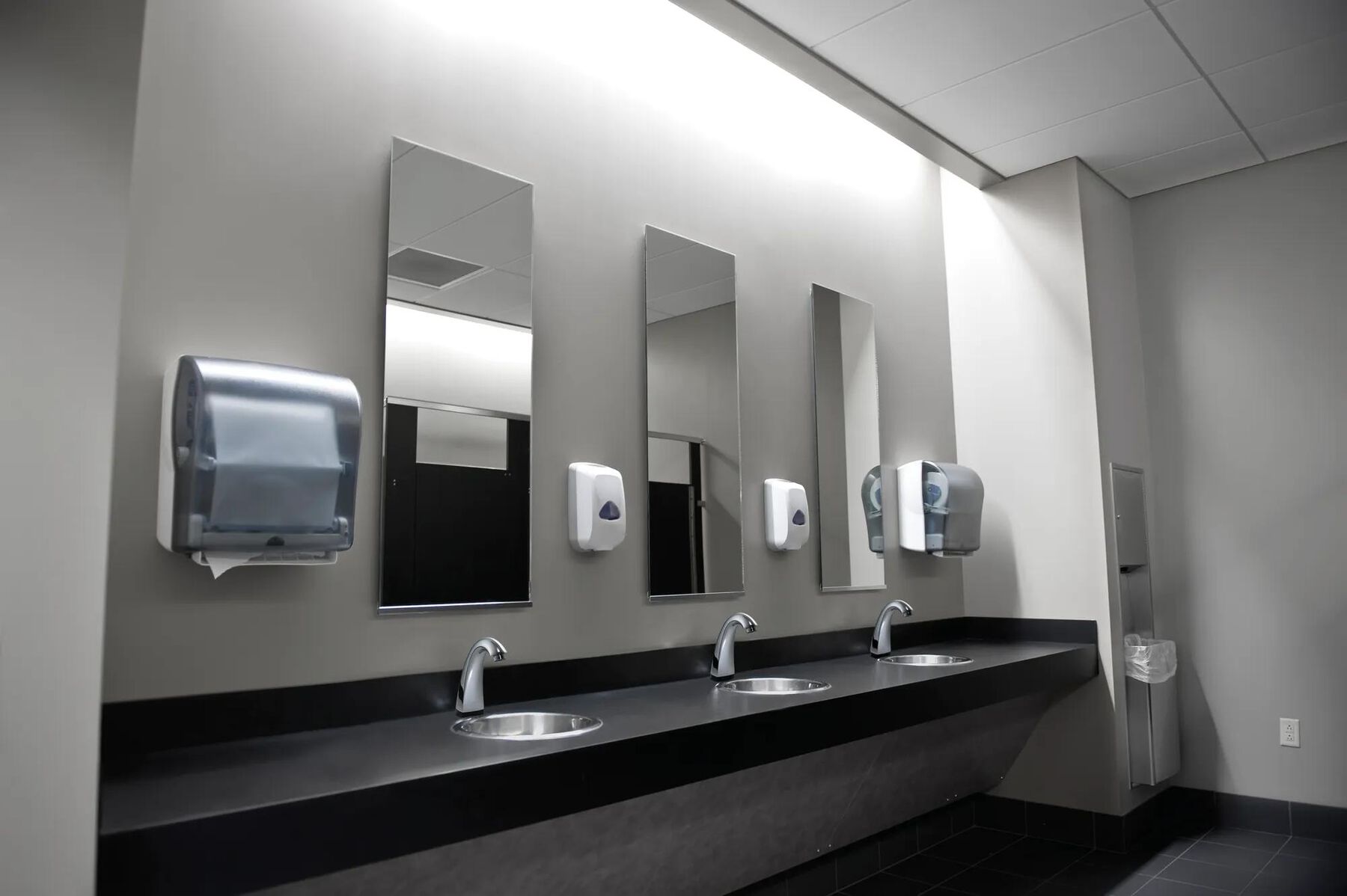 High Rise Faucet with Proximity(TM) Sensing Technology - Hardwire