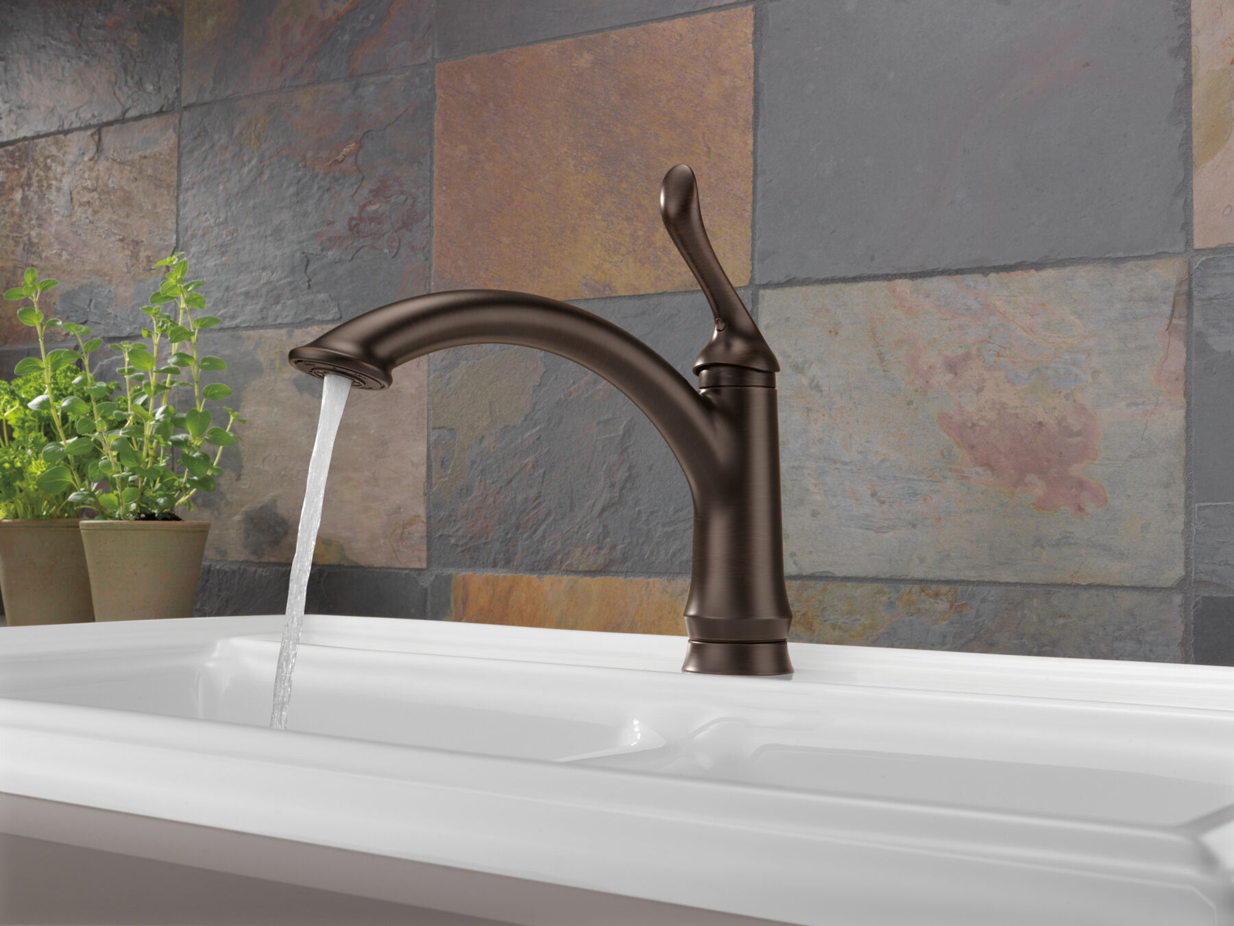 Single Handle Kitchen Faucet (Recertified)