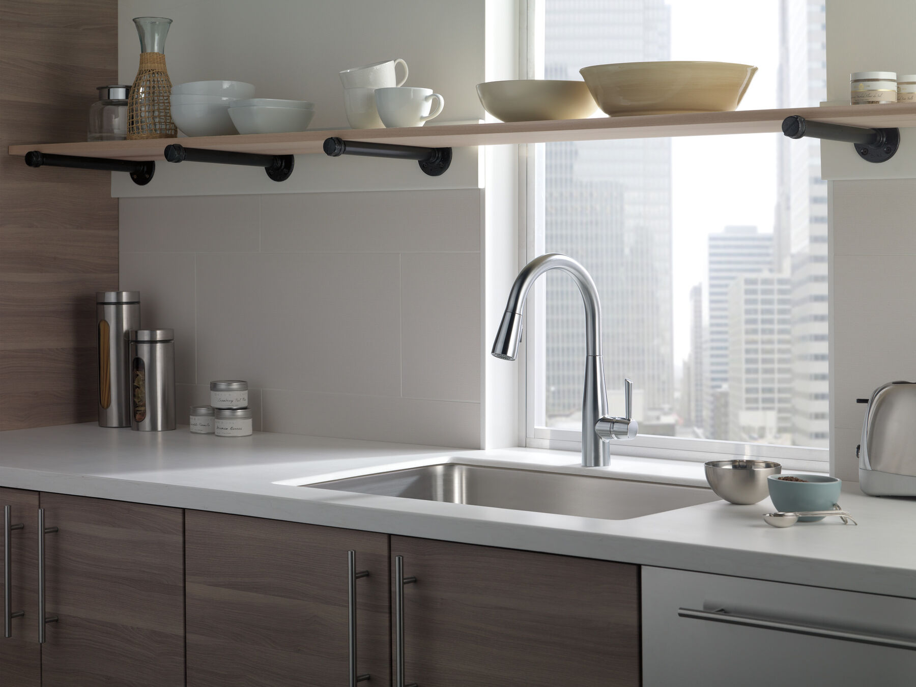 Single Handle Pull-Down Kitchen Faucet