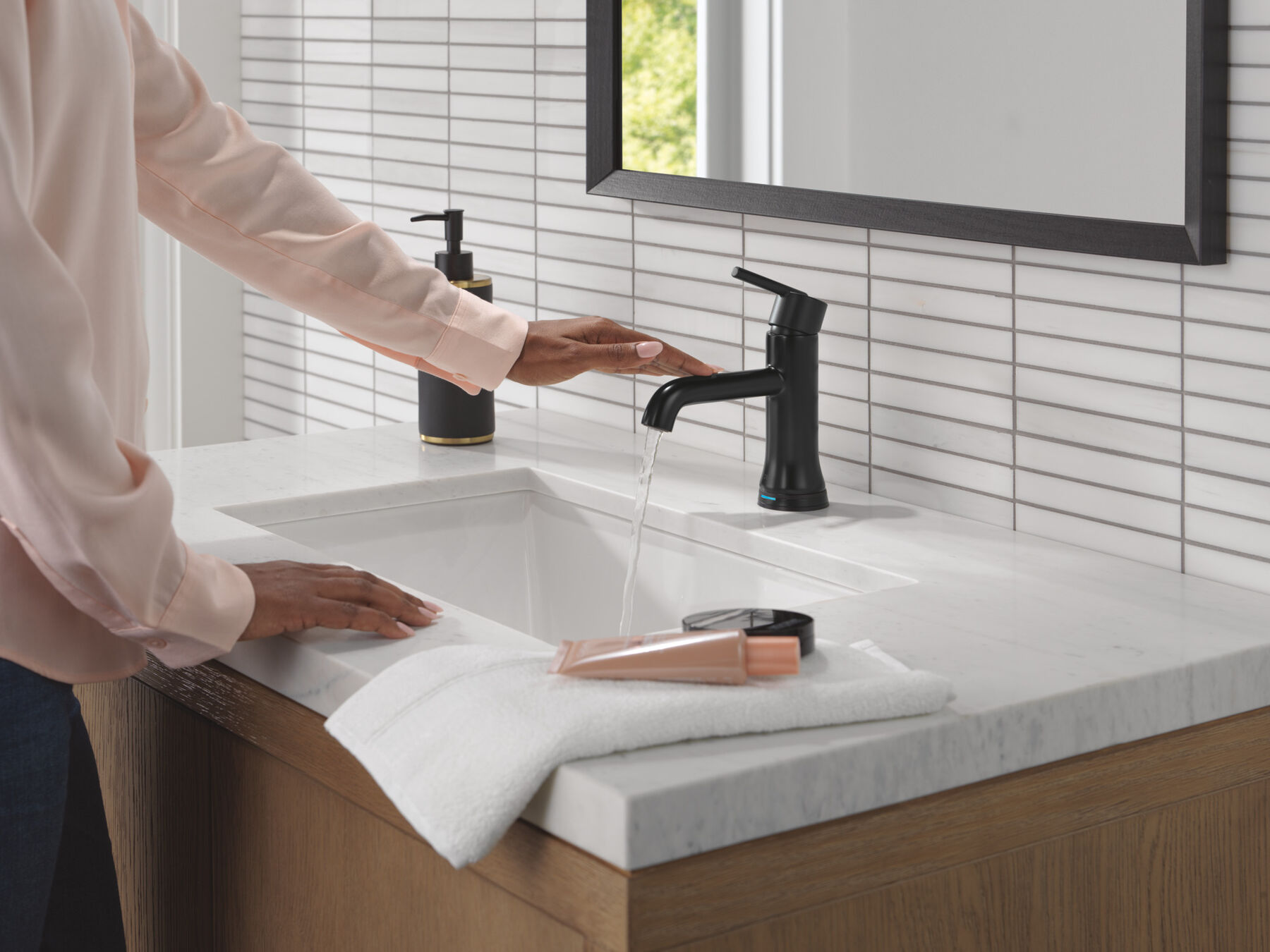 Touch2O Bathroom Faucet with Touchless Technology