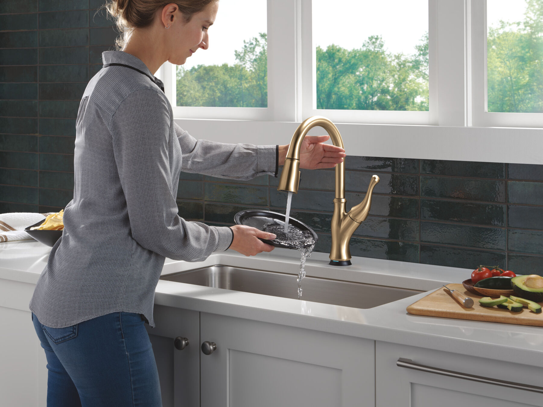Touch<sub>2</sub>O&reg; Technology Kitchen Faucet with Touchless Technology