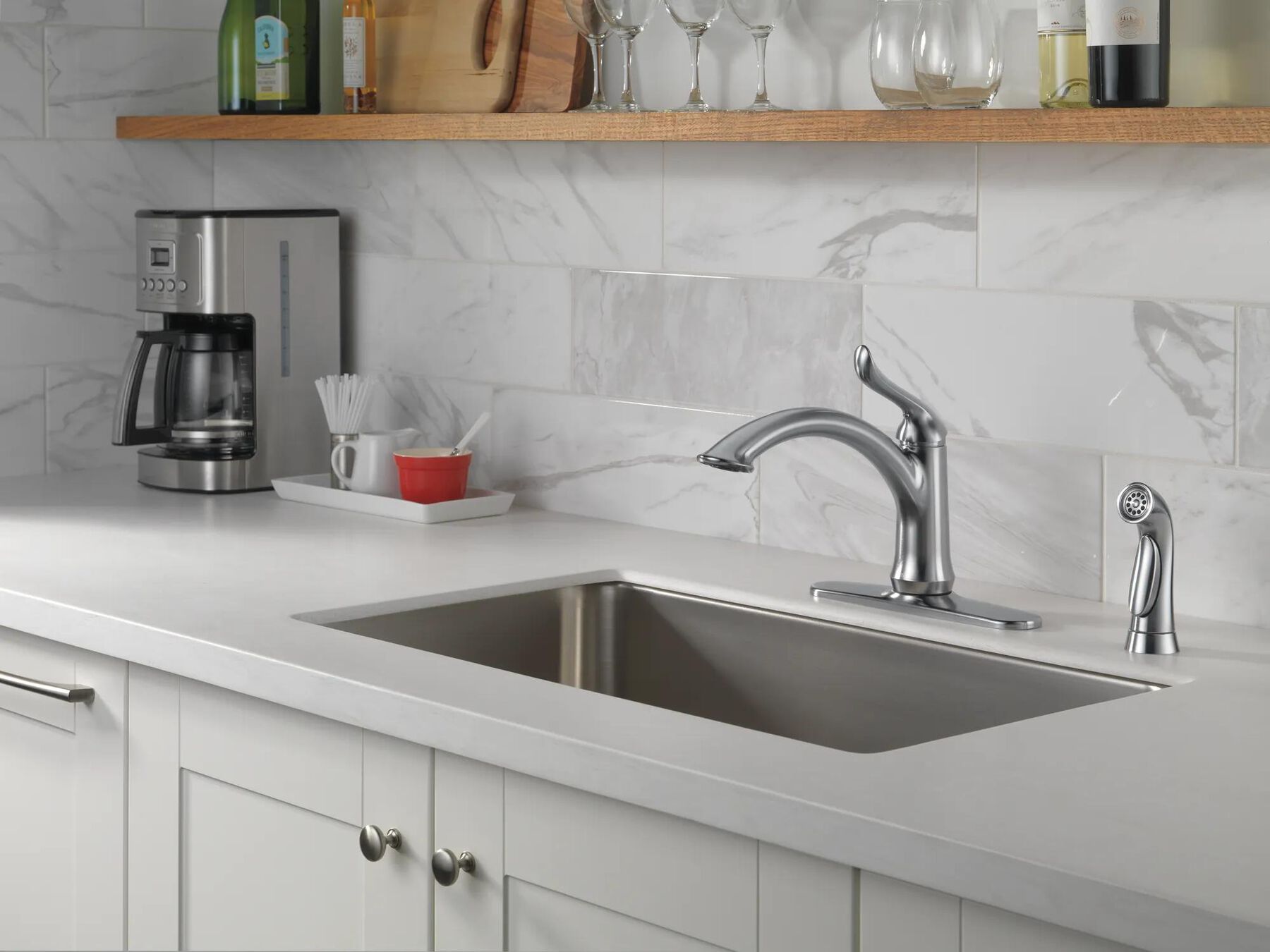 Single Handle Kitchen Faucet with Spray