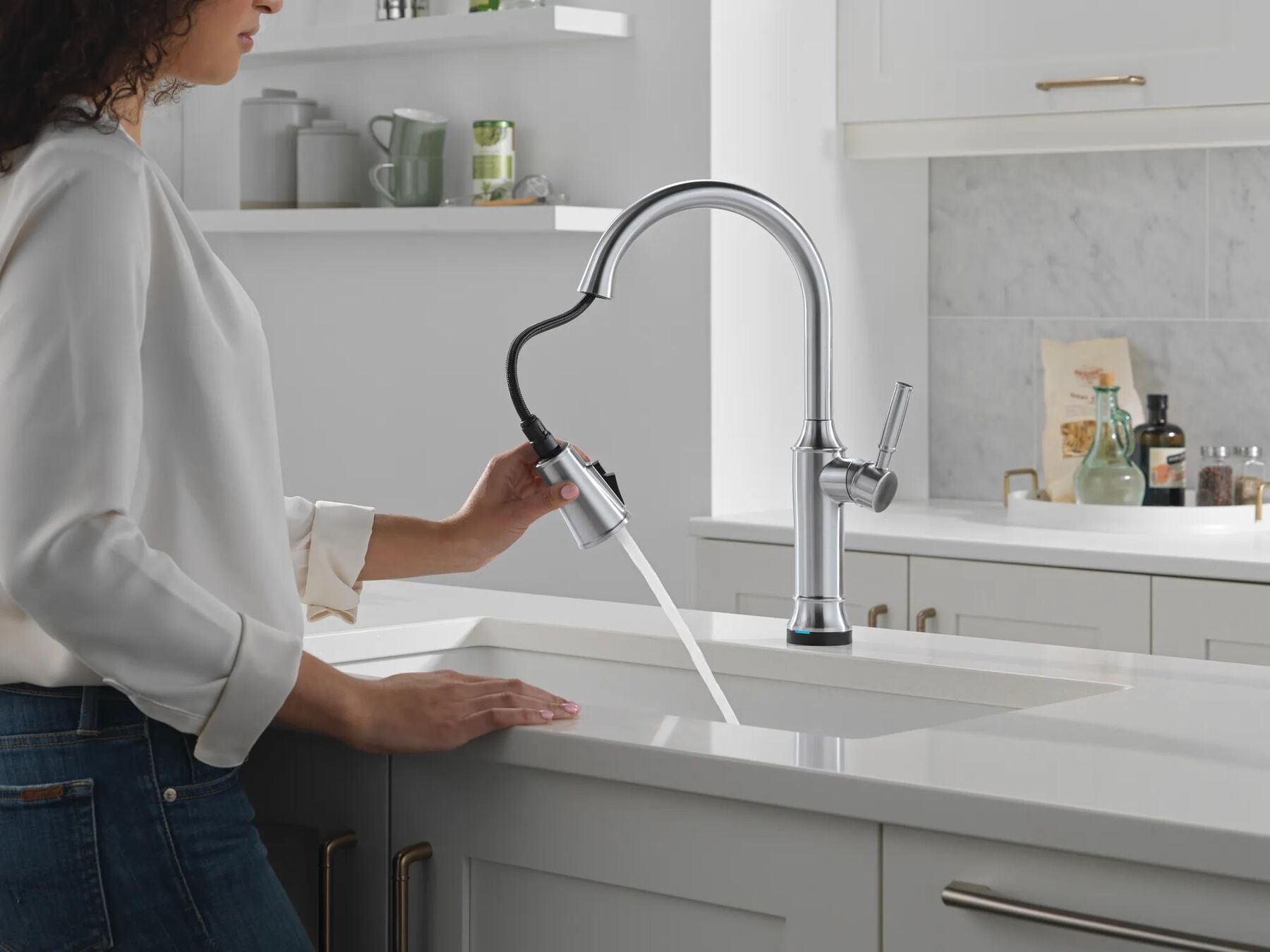 Touch<sub>2</sub>O&reg; Technology Kitchen Faucet with Touchless Technology