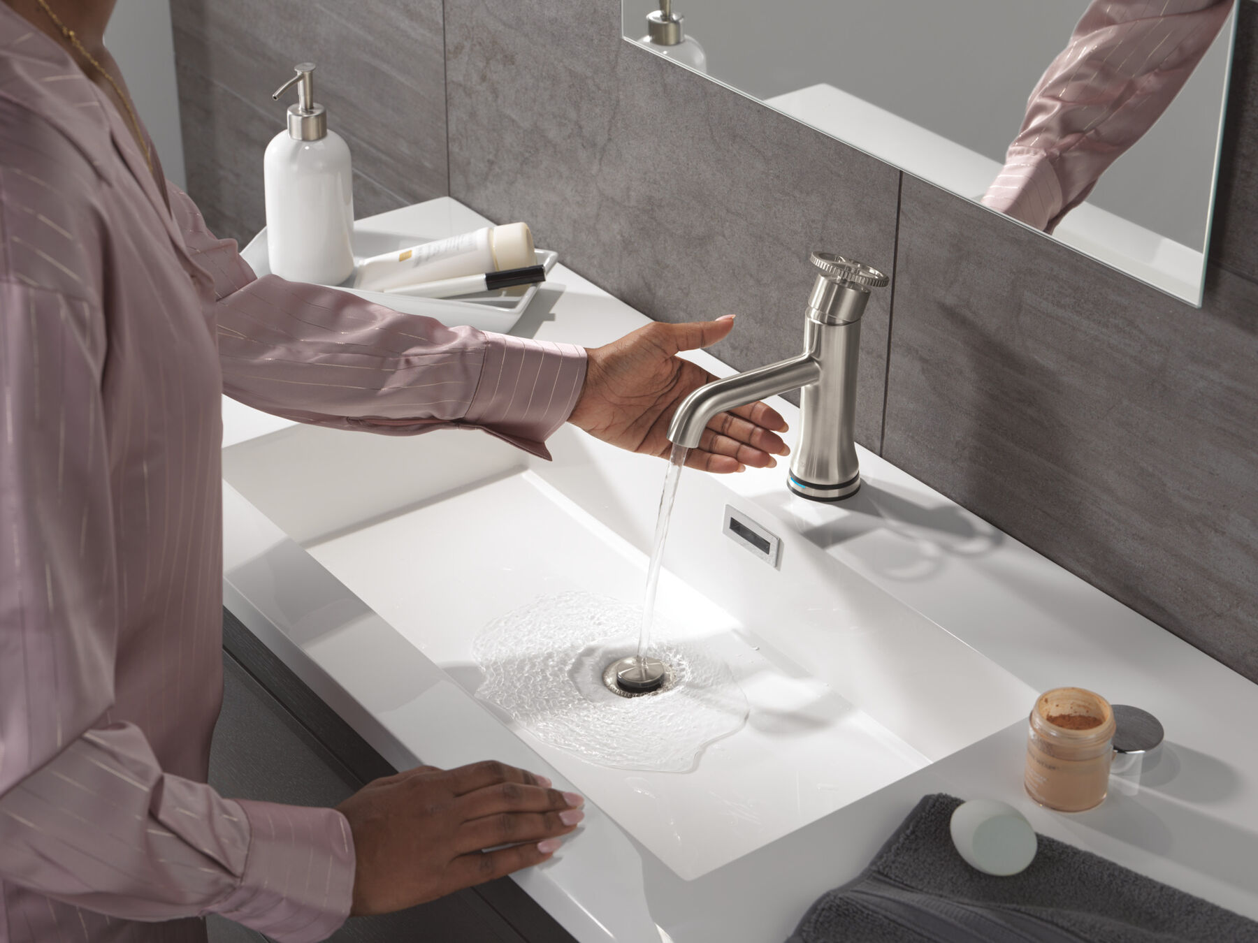 Touch2O Bathroom Faucet with Touchless Technology