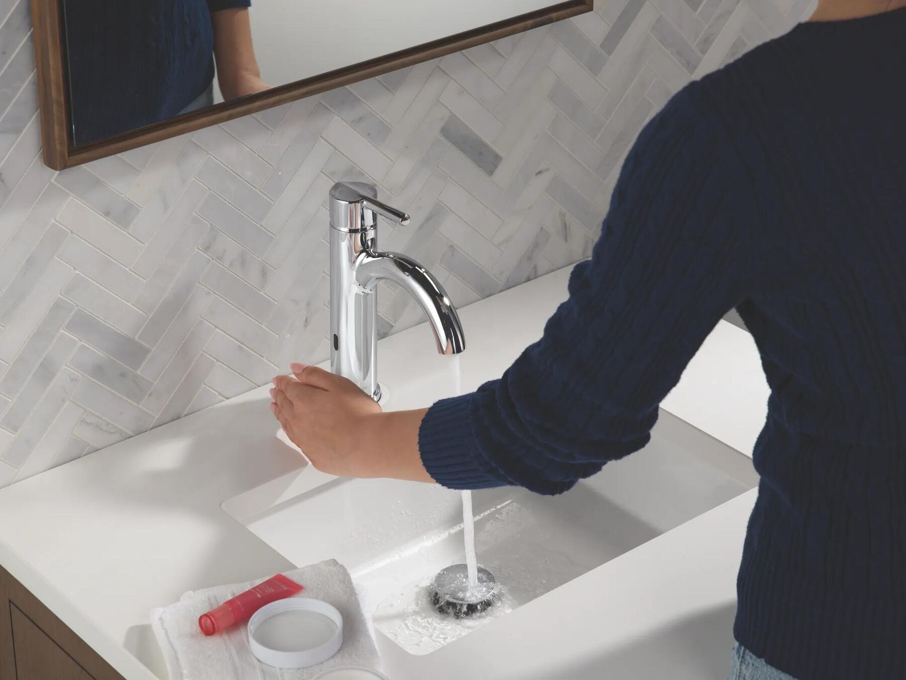 Sense2O&trade; Bathroom Faucet with Touchless Technology