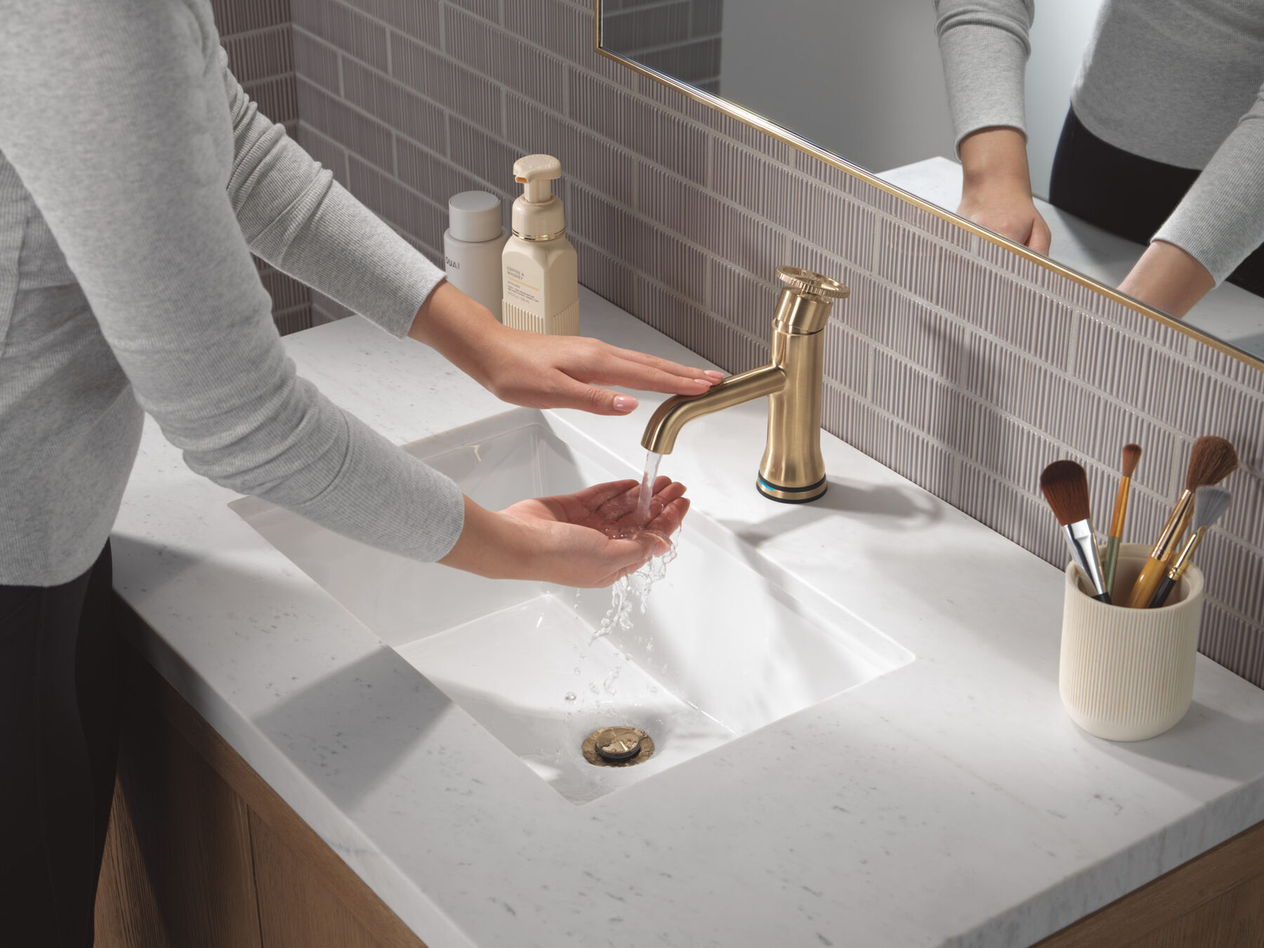 Touch2O Bathroom Faucet with Touchless Technology