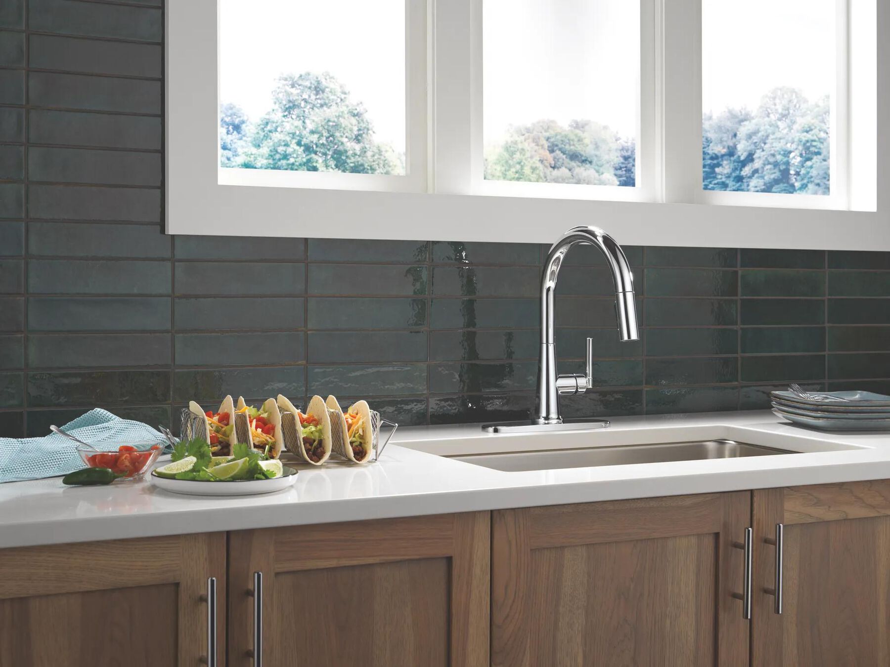 Single Handle Pull-Down Kitchen Faucet