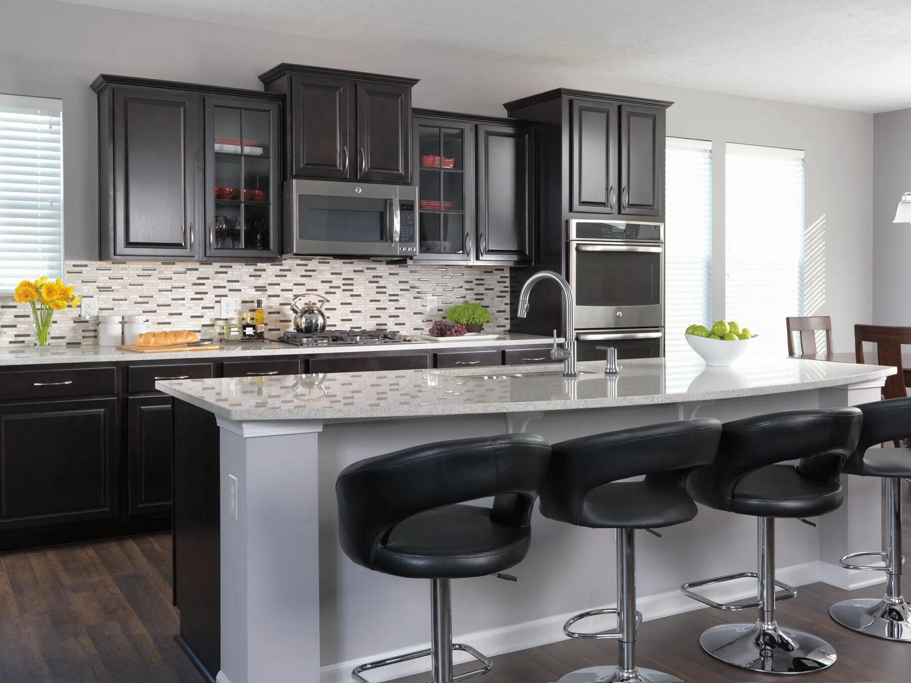 Single Handle Pull-Down Kitchen Faucet with Touch<sub>2</sub>O&reg; Technology