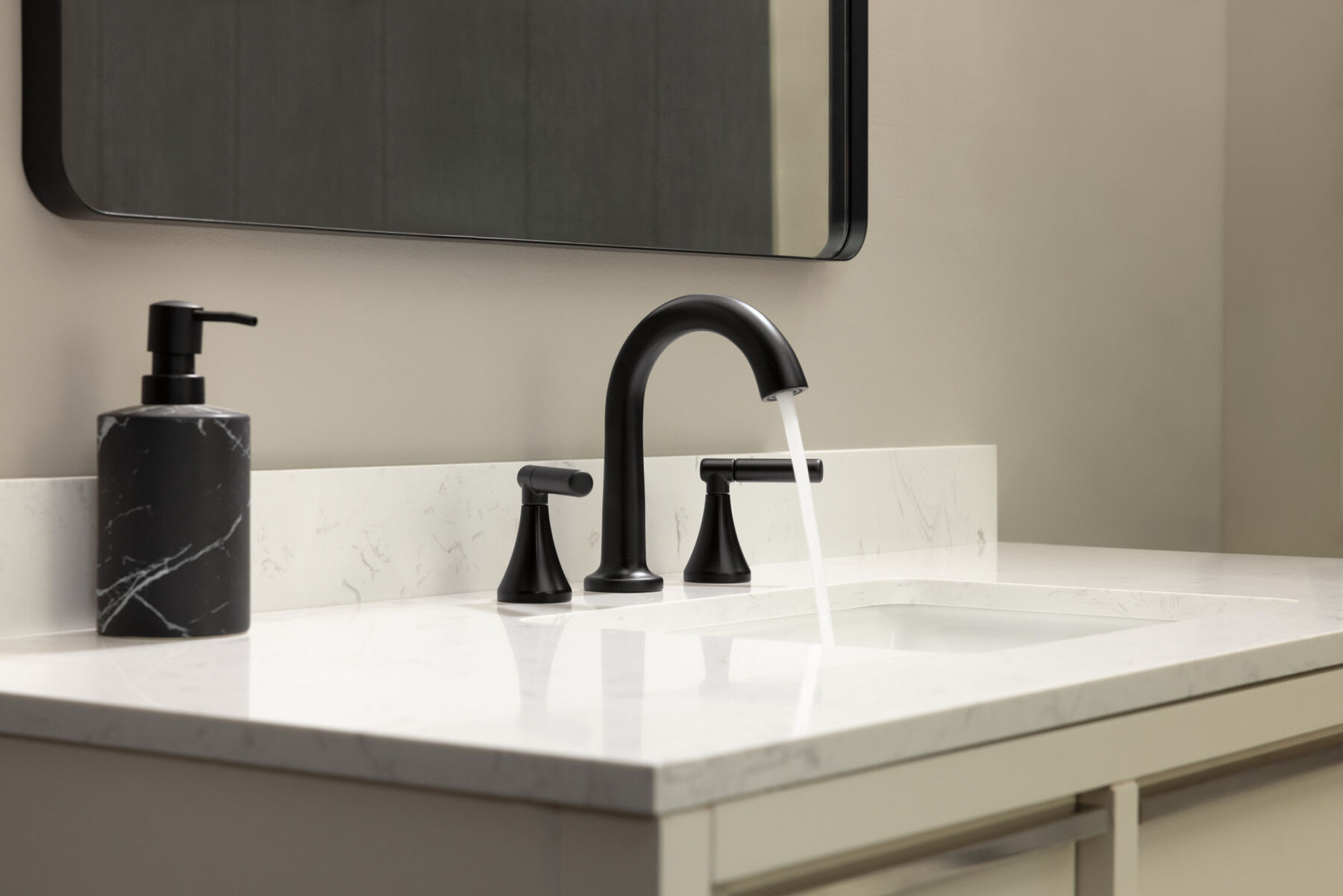 Two Handle Widespread Bathroom Faucet