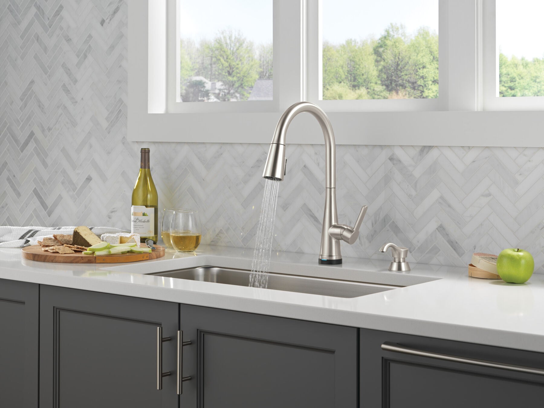 Touch2O&reg; Pull-Down Kitchen w/Soap (Recertified)