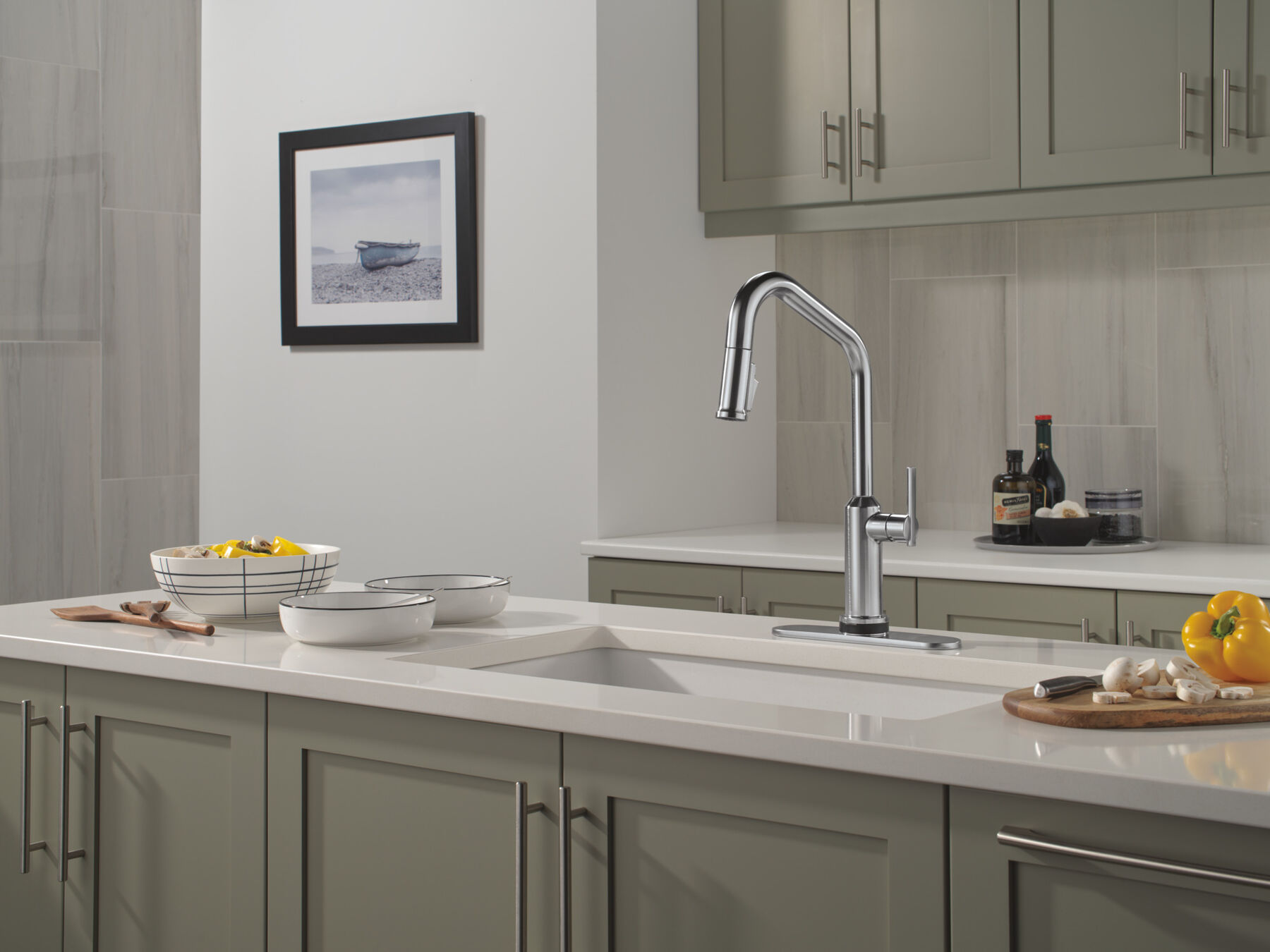 Touch2O&reg; Technology Kitchen Faucet with Touchless Technology