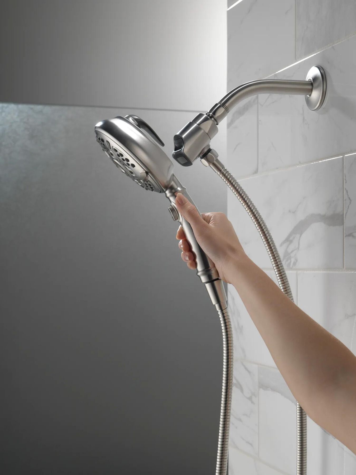 SureDock&trade; 7-Setting Hand Shower