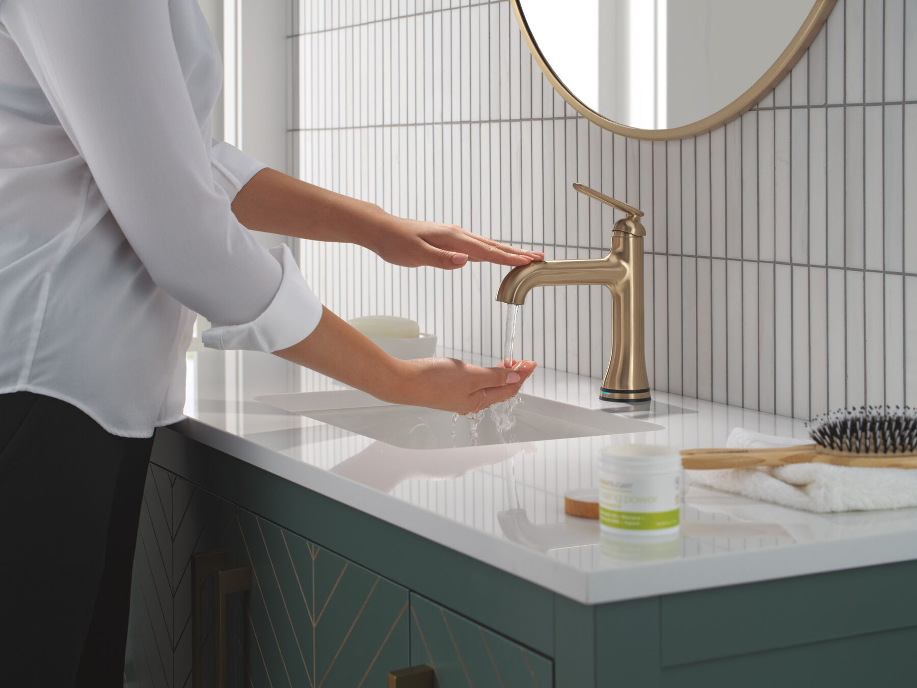 Single Handle Bathroom Faucet with Touch20 with Touchless Technology