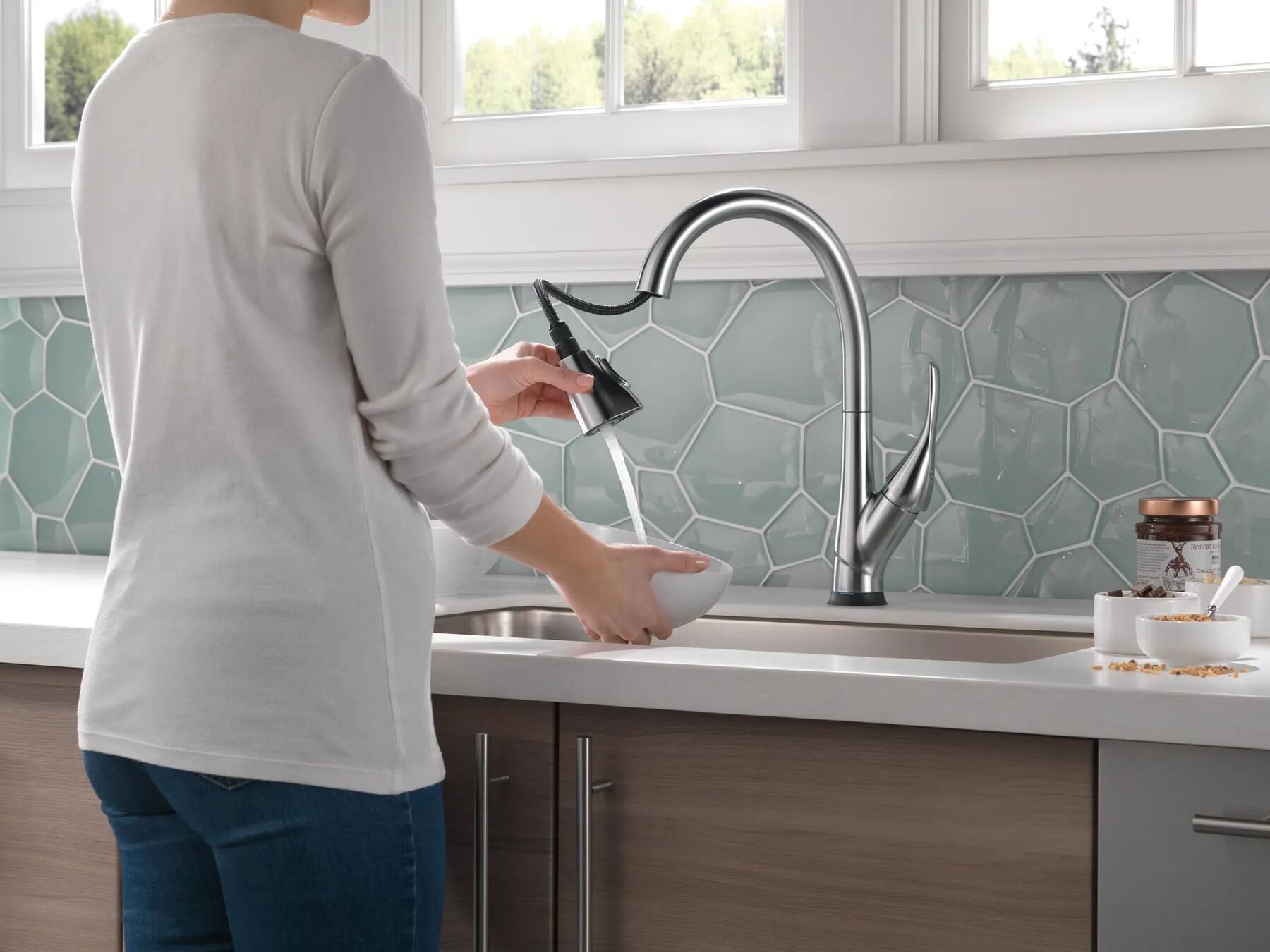 Single Handle Pull-Down Kitchen Faucet with Touch<sub>2</sub>O&reg; and ShieldSpray&reg; Technologies