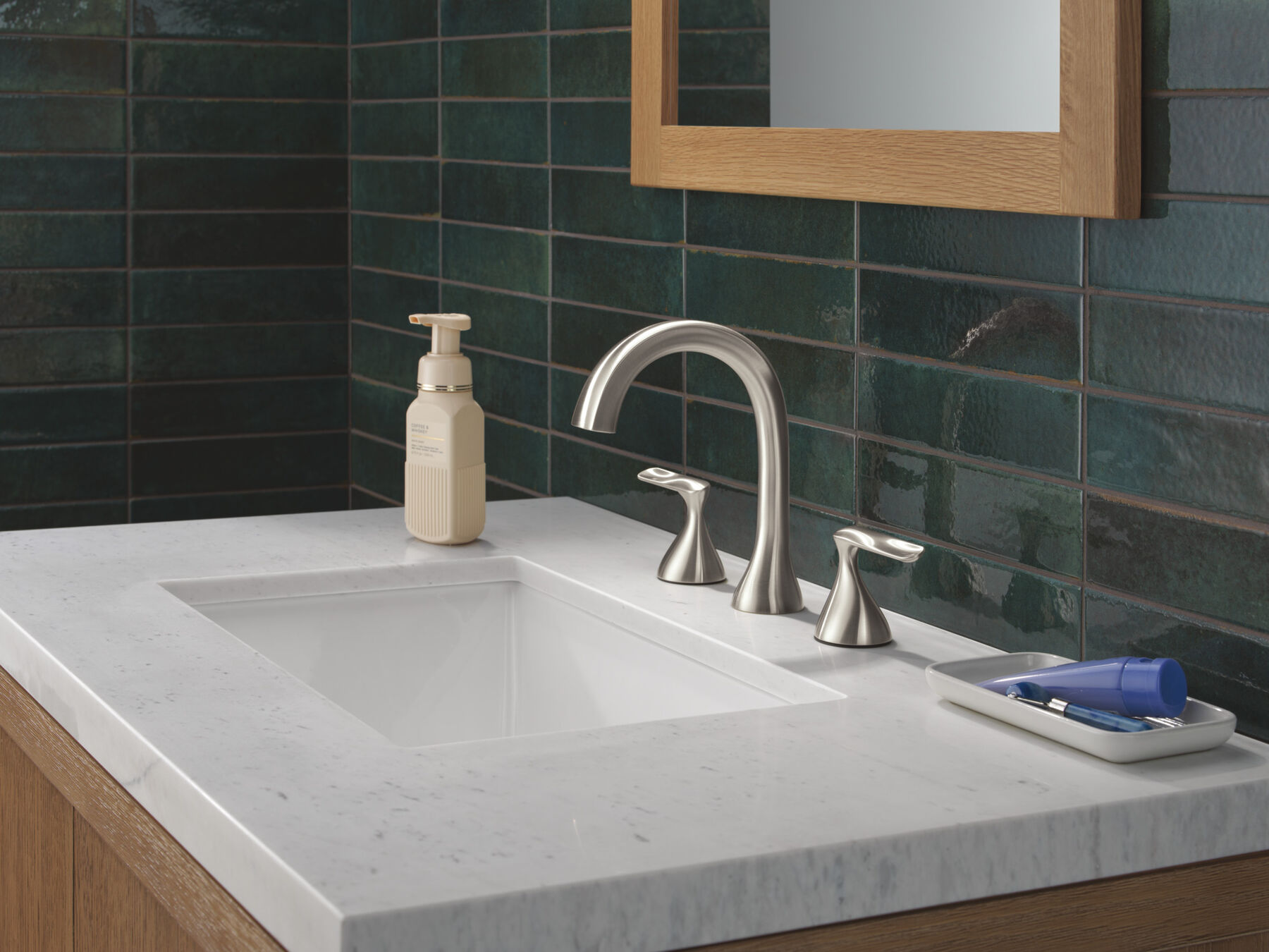 Two Handle Widespread Bathroom Faucet