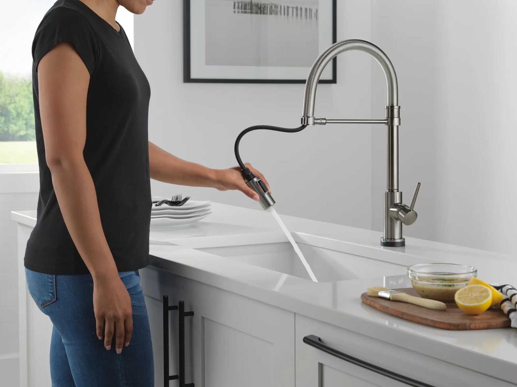 Touch<sub>2</sub>O&reg; Technology Kitchen Faucet with Touchless Technology