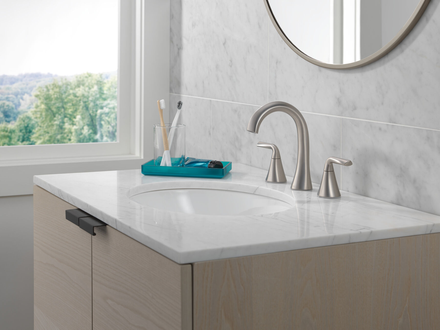 Two Handle Widespread Bathroom Faucet