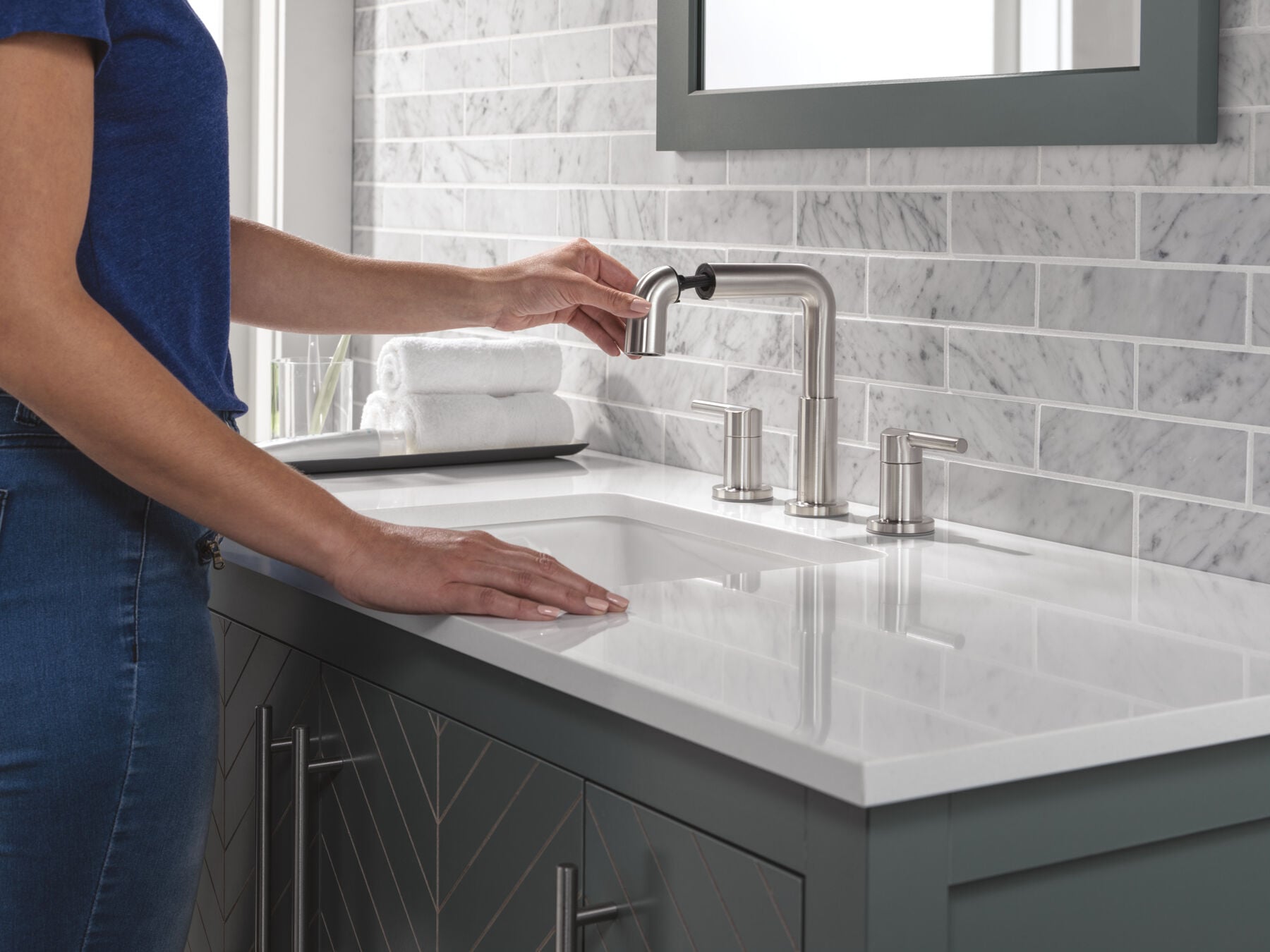 Two Handle Widespread Pull-Down Bathroom Faucet