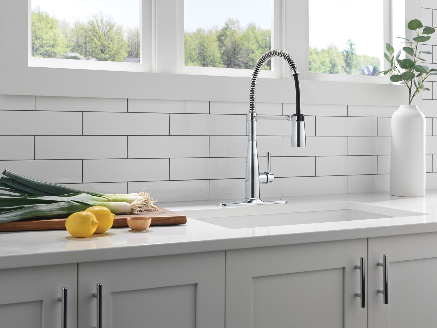 Single-Handle Pull-Down Spring Kitchen Faucet