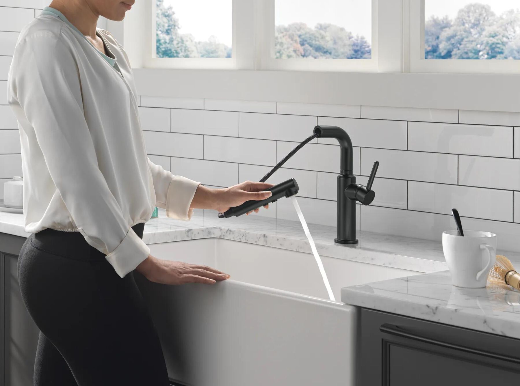 Single Handle Pull-Out Kitchen Faucet