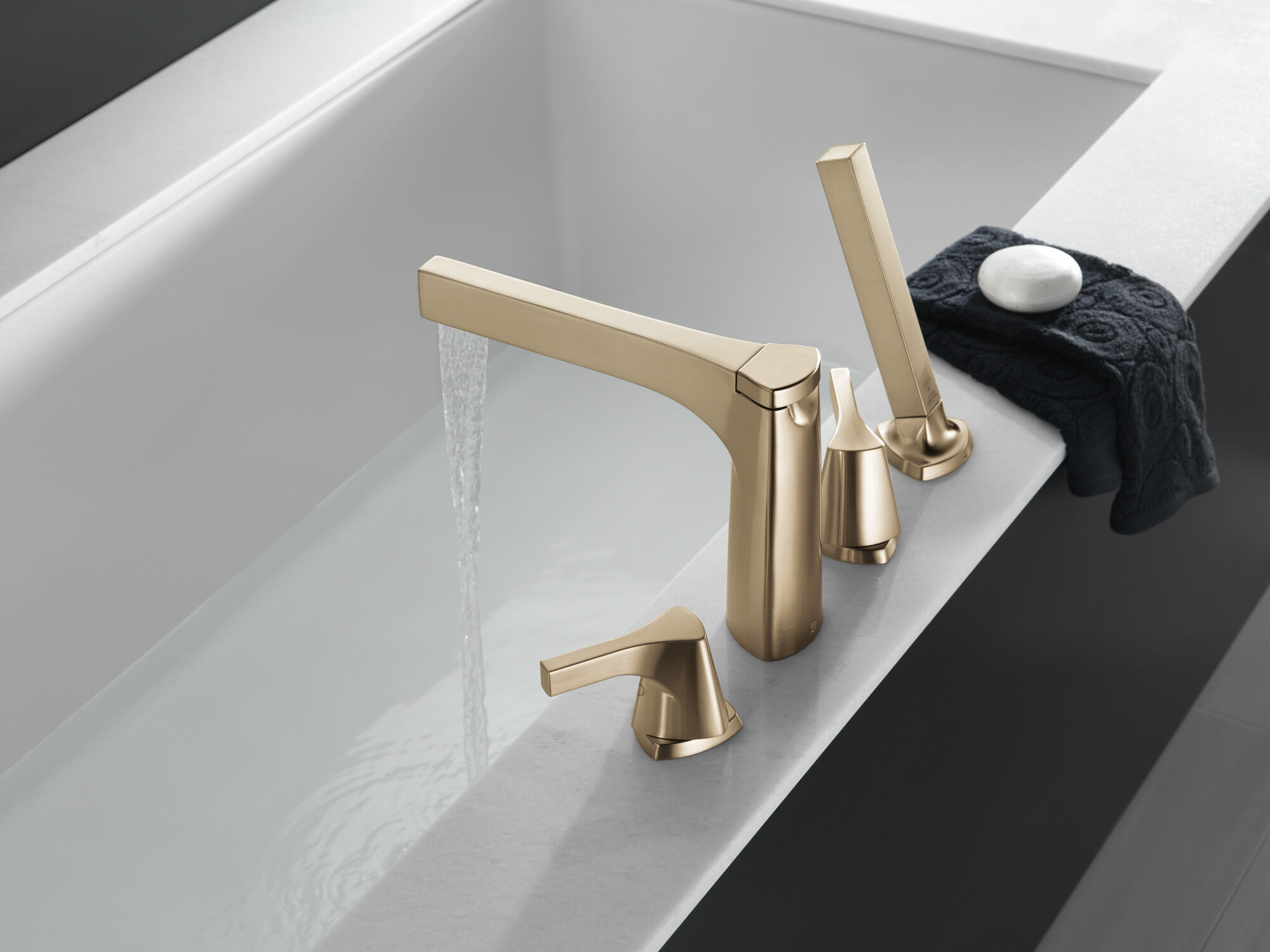 4-hole Roman Tub with Handshower Trim in Champagne Bronze T4774-CZ