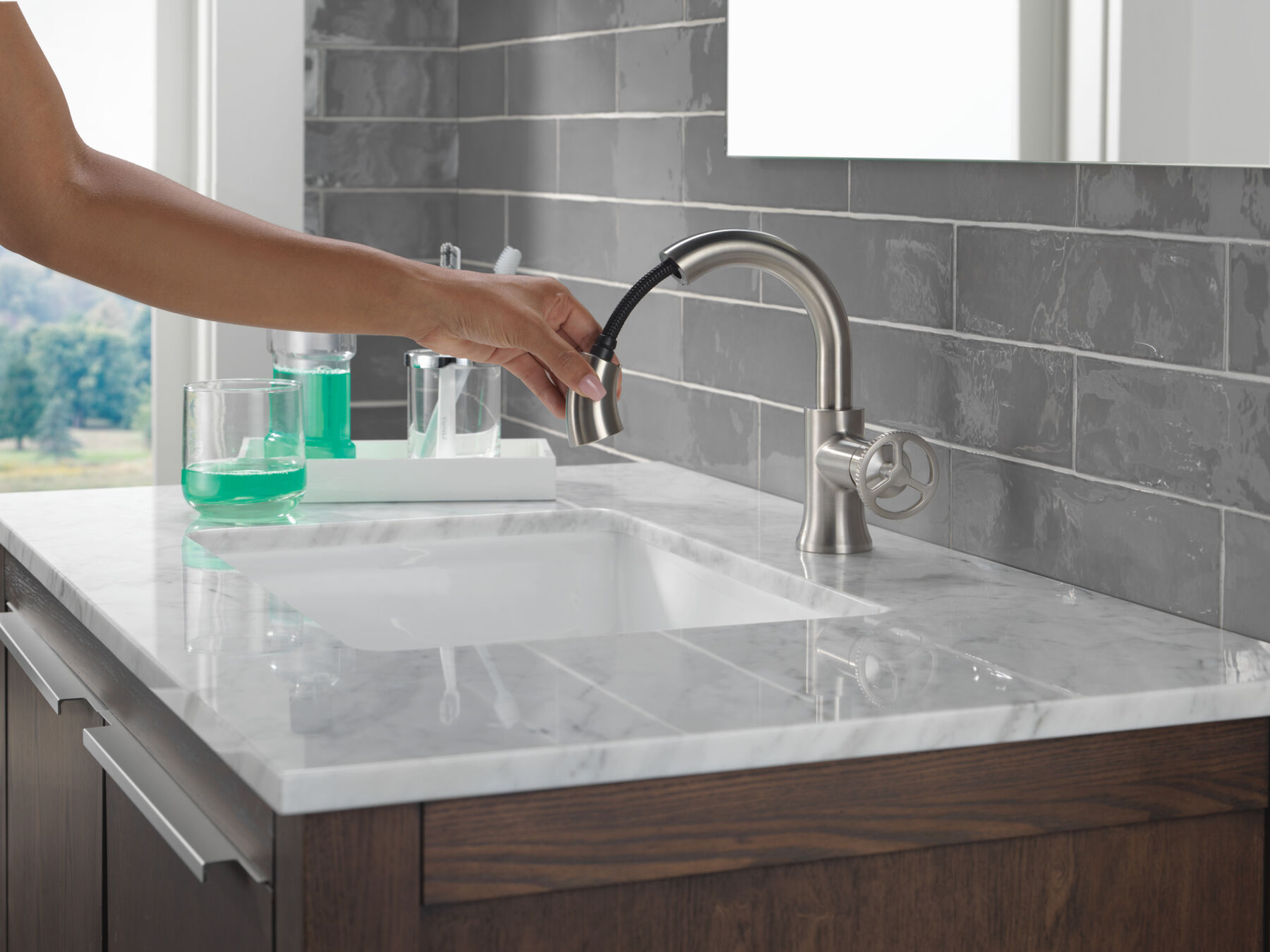 Single Handle Pull-Down Bathroom Faucet