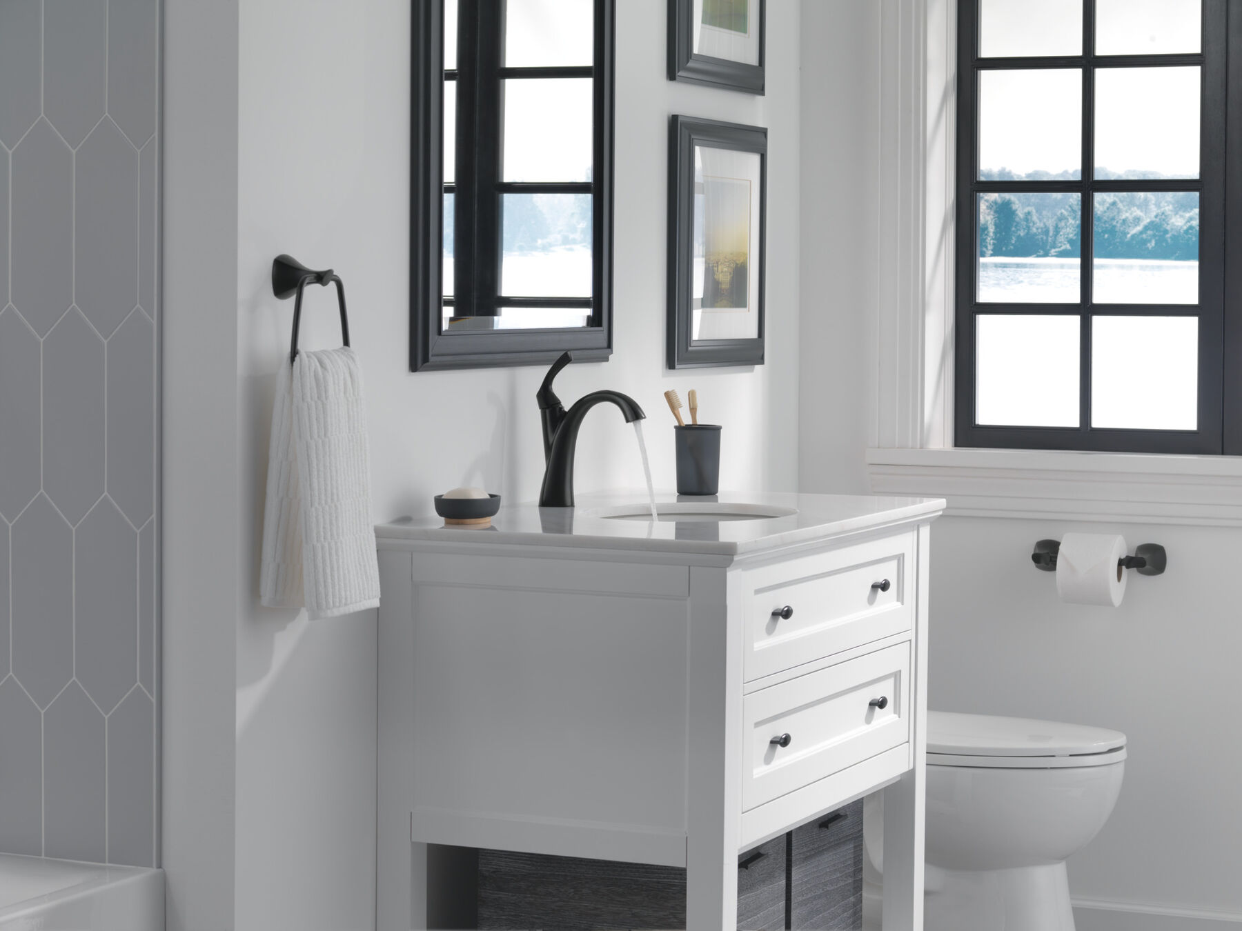 Single Handle Centerset Bathroom Faucet
