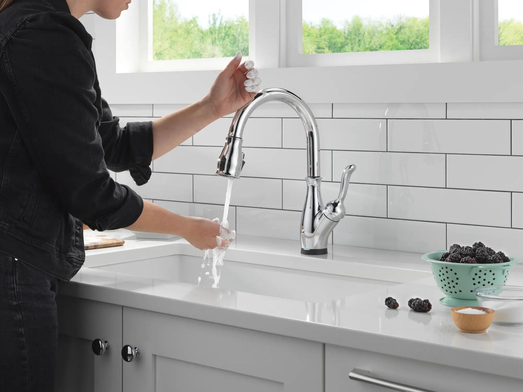 VoiceIQ&reg; Kitchen Faucet with Touch<sub>2</sub>O&reg; Technology with Touchless Technology