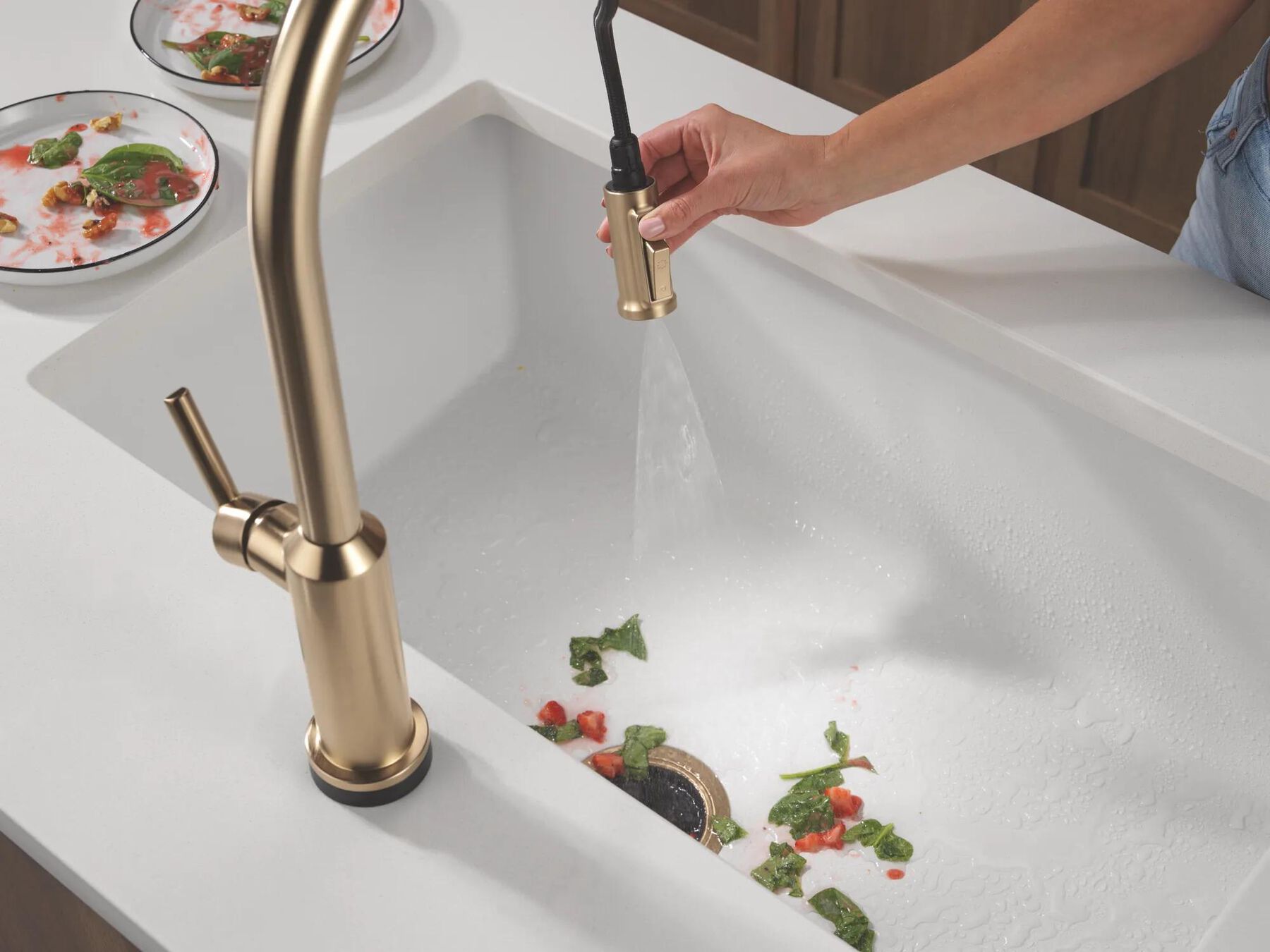 Touch2O&reg; Technology Kitchen Faucet with Touchless Technology