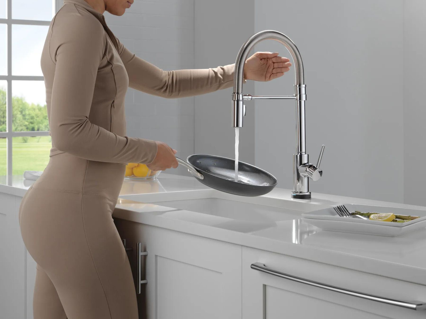 Touch<sub>2</sub>O&reg; Technology Kitchen Faucet with Touchless Technology