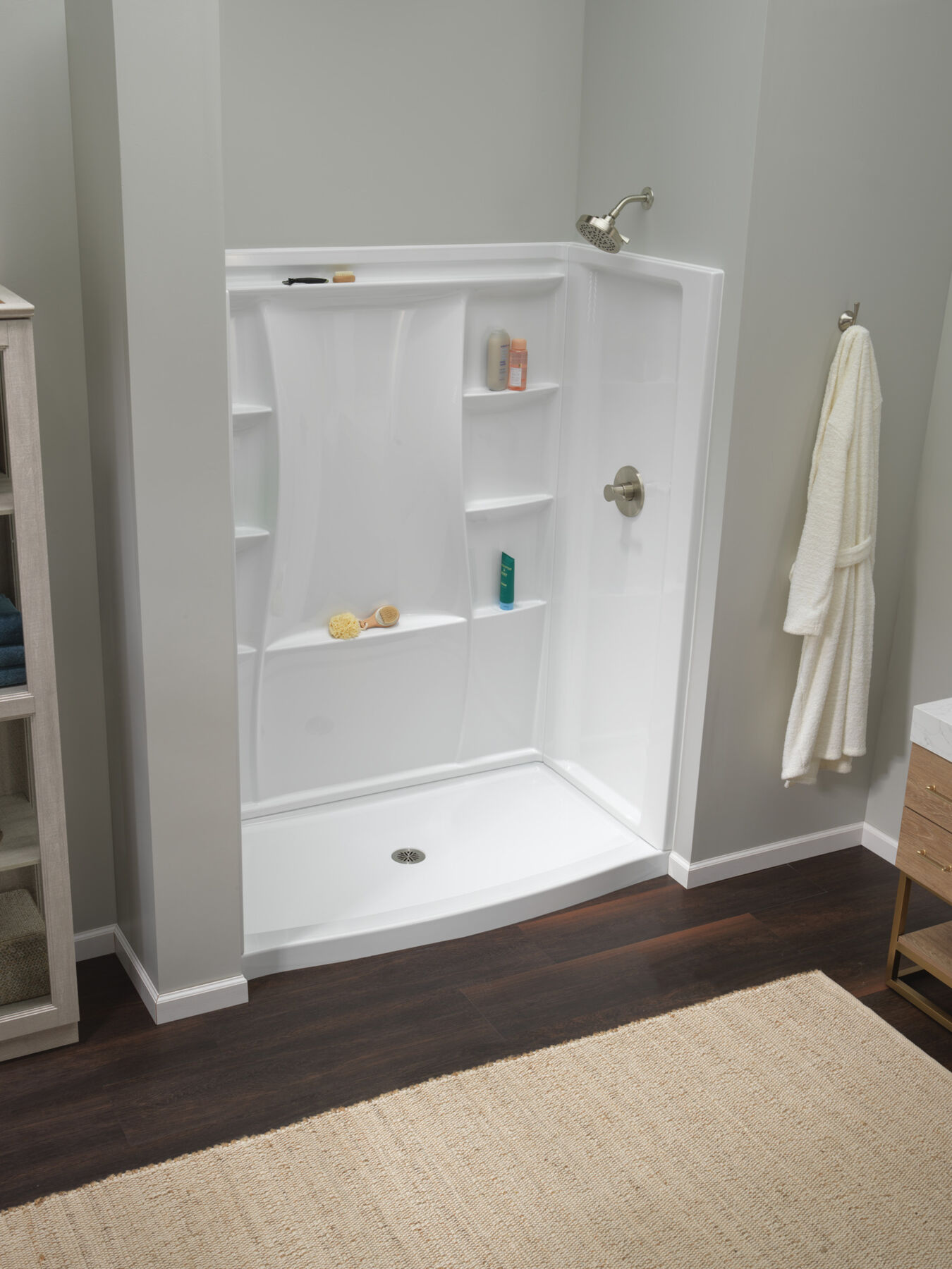 Monitor&reg; 14 Series Tub and Shower