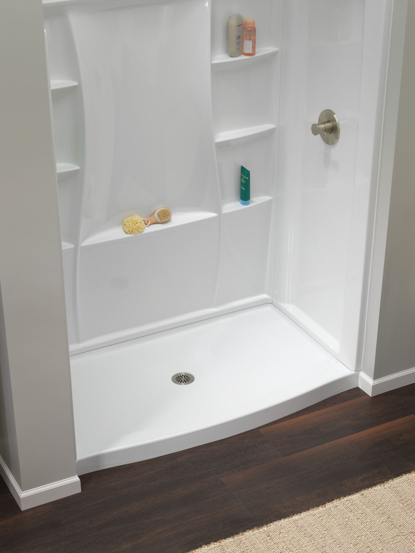 Monitor&reg; 14 Series Tub and Shower
