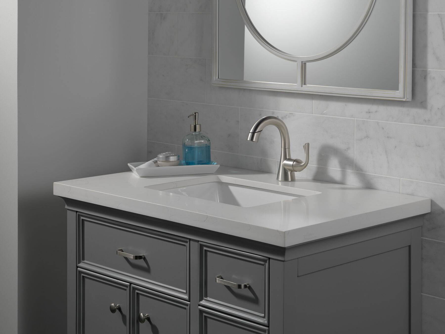 Single Handle Pull-Down Bathroom Faucet