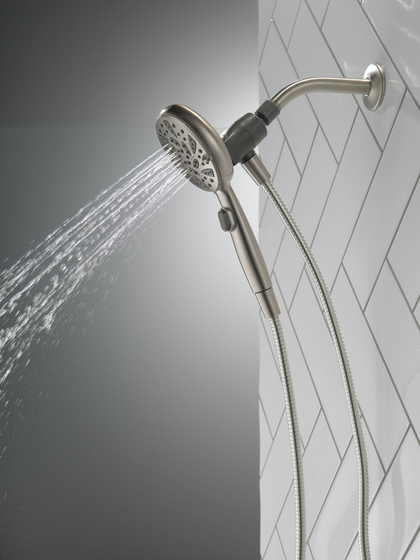 6-Setting SureDock&reg; Magnetic Hand Shower