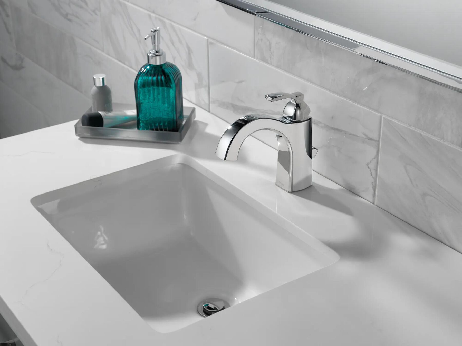 Single Handle Centerset Bathroom Faucet