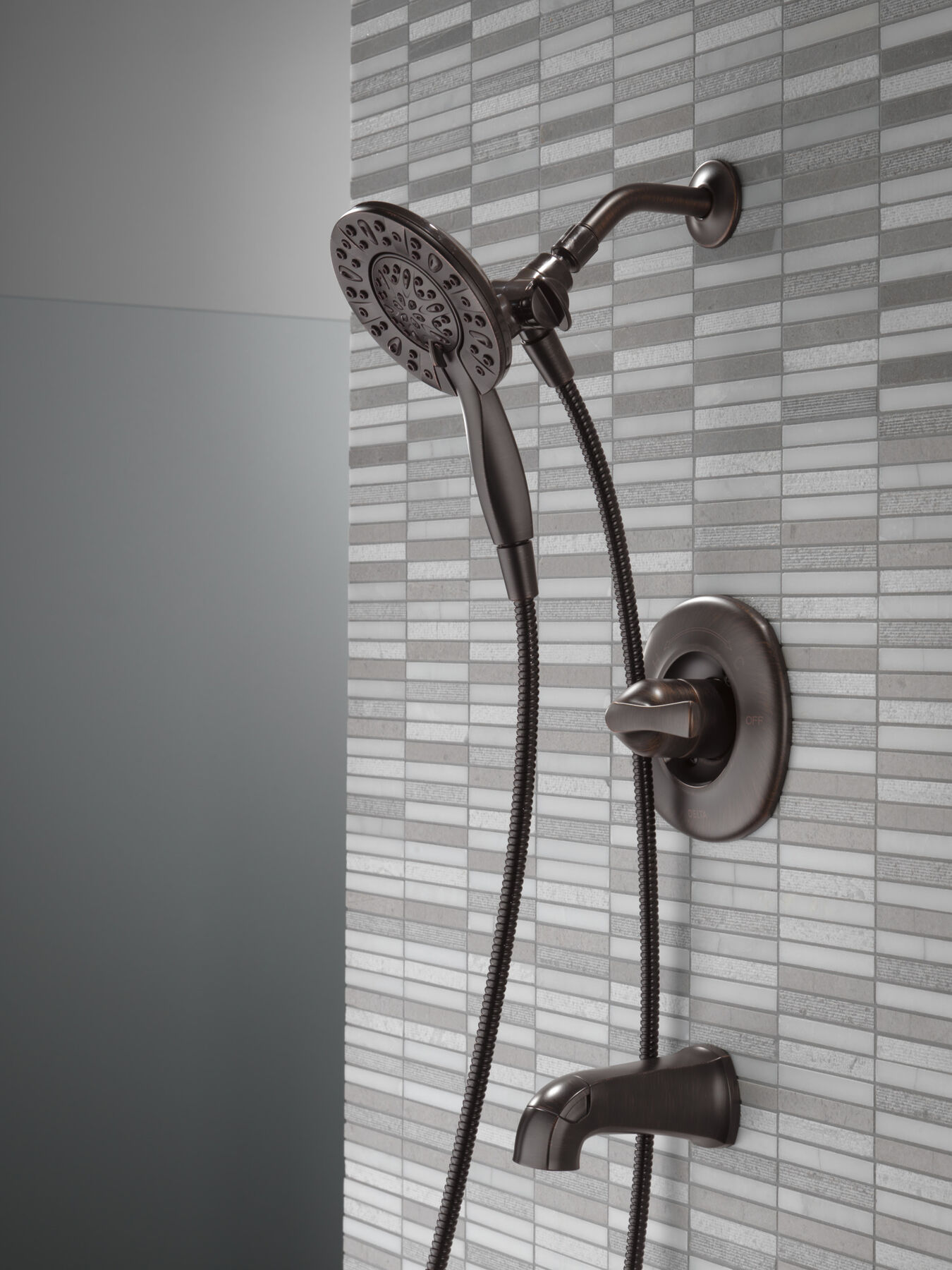 Monitor&reg;&nbsp;14 Series Tub & Shower with In2ition&reg;