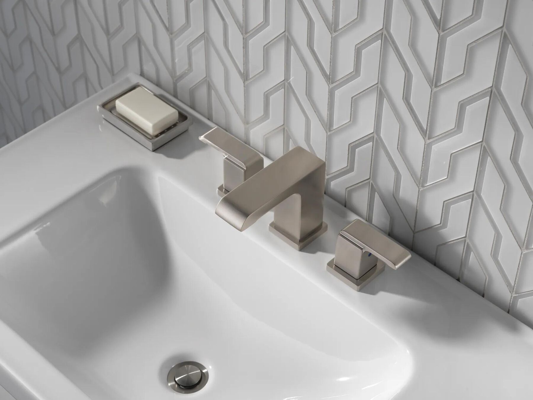 Two Handle Widespread Bathroom Faucet