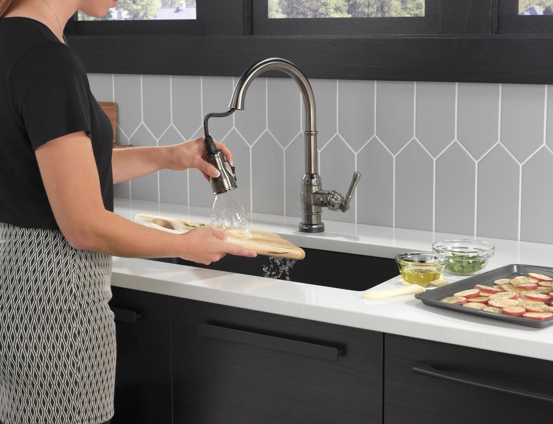 Single Handle Pull-Down Kitchen Faucet With Touch<sub>2</sub>O&reg;  Technology