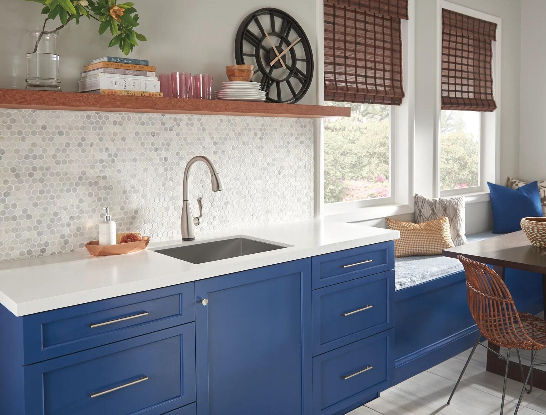 Single Handle Pull-Down Kitchen Faucet with Touch2O&reg; Technology and Soap Dispenser