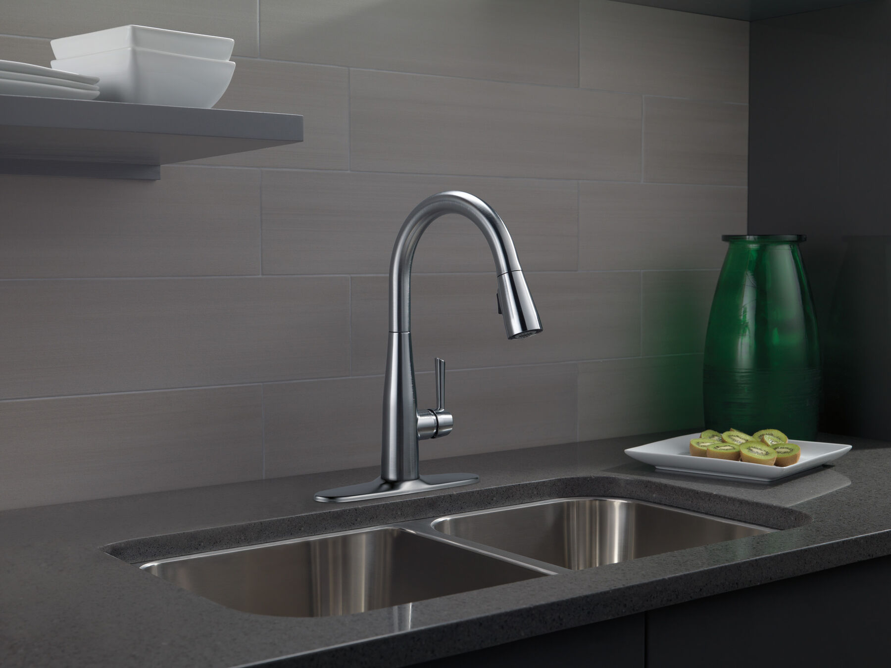 Single Handle Pull-Down Kitchen Faucet