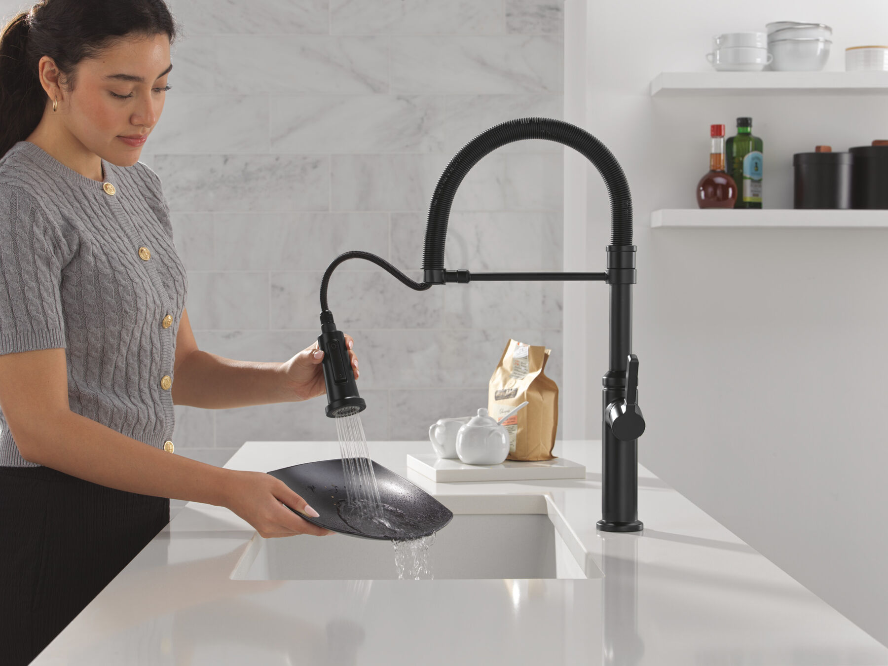 Single Handle Pull-Down Spring Kitchen Faucet