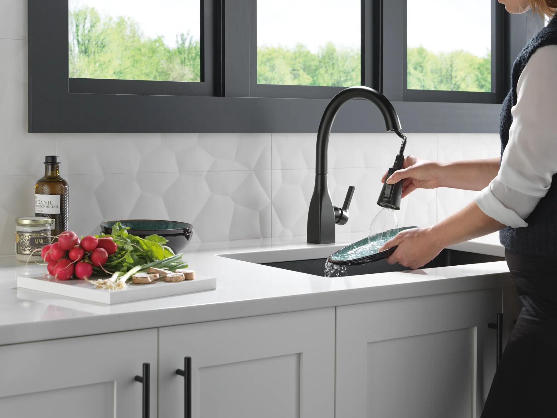 Single Handle Pull-Down Kitchen Faucet With ShieldSpray&reg; Technology