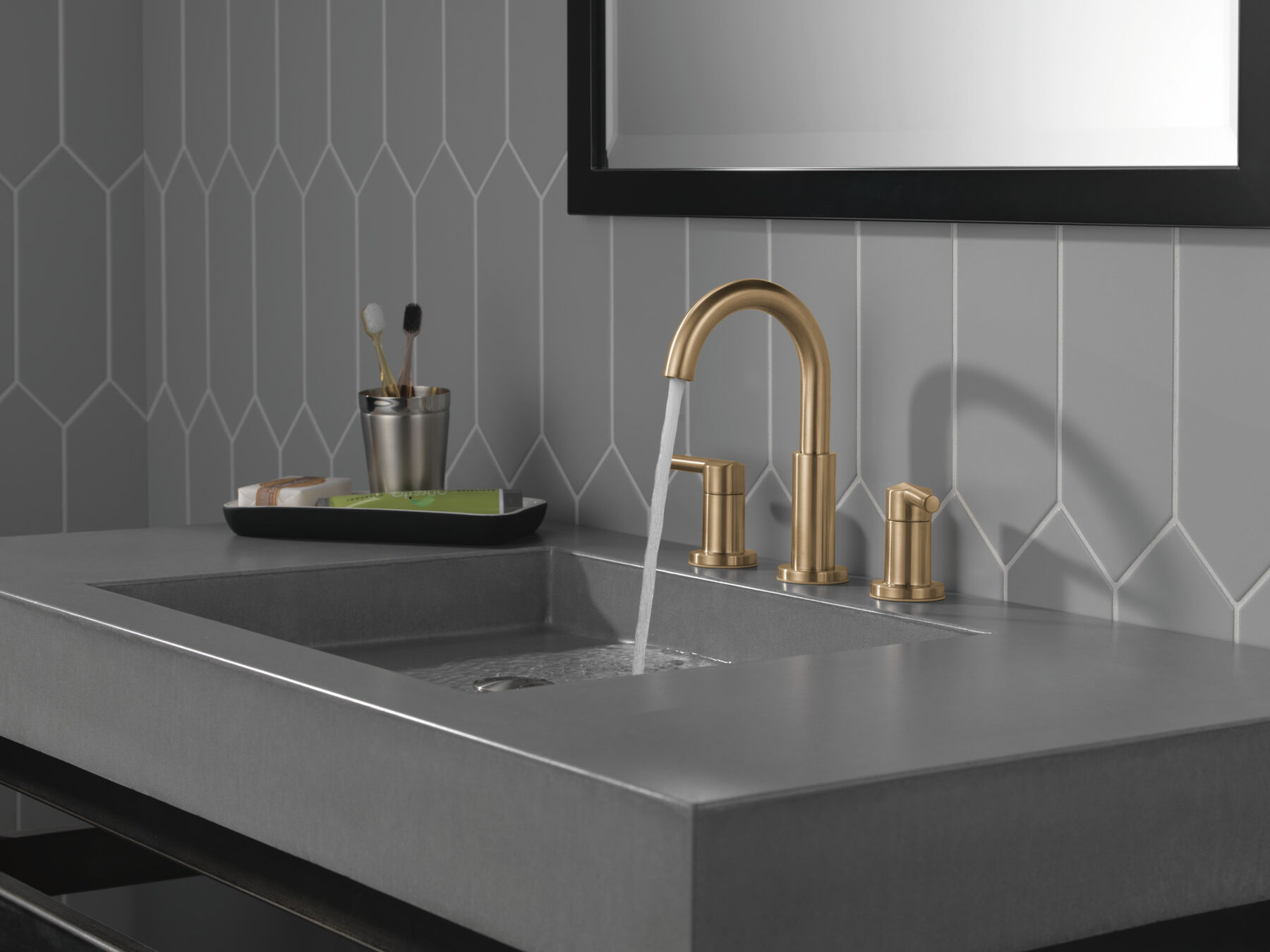 Two Handle Widespread Bathroom Faucet