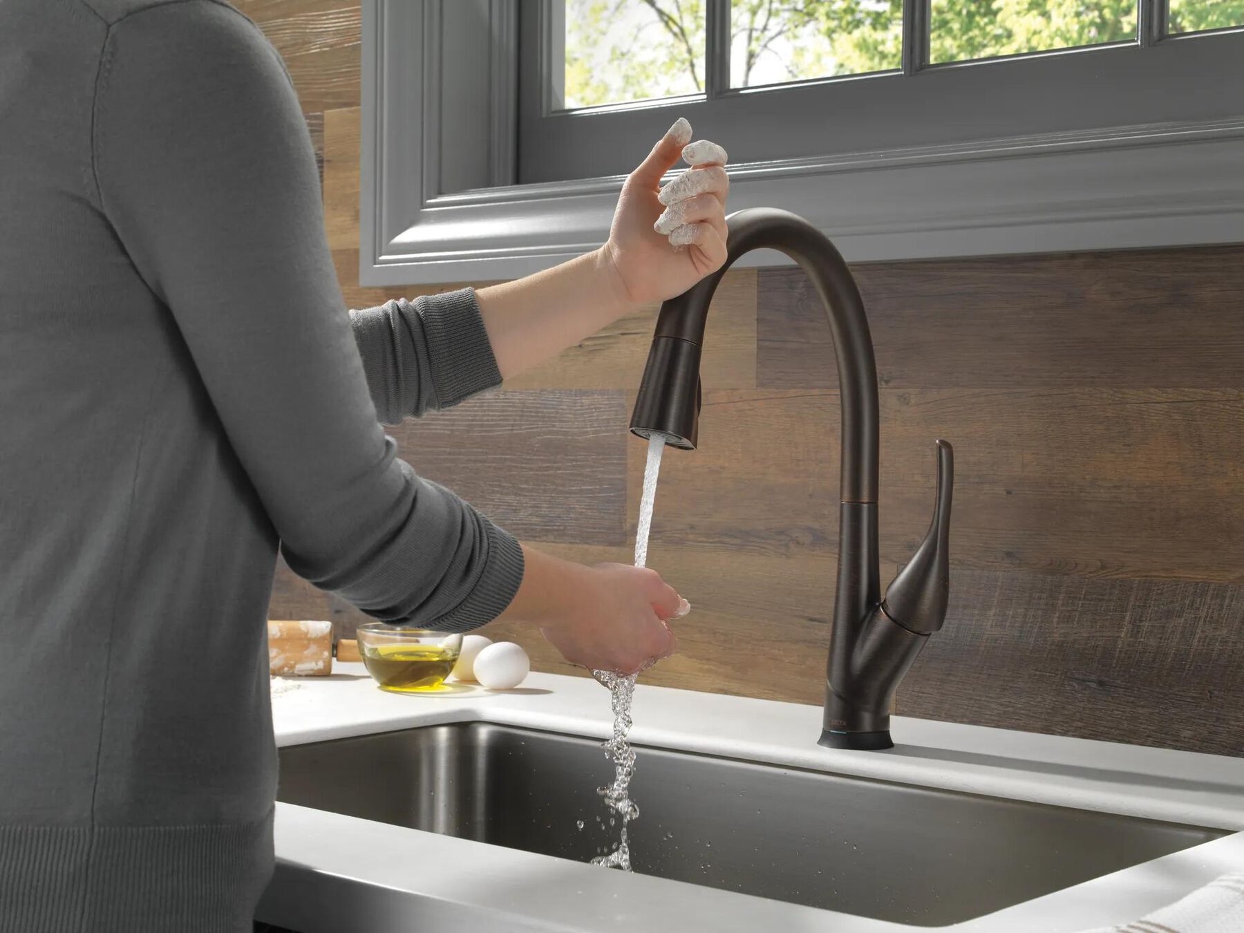 Single Handle Pull-Down Kitchen Faucet with Touch<sub>2</sub>O&reg; and ShieldSpray&reg; Technologies