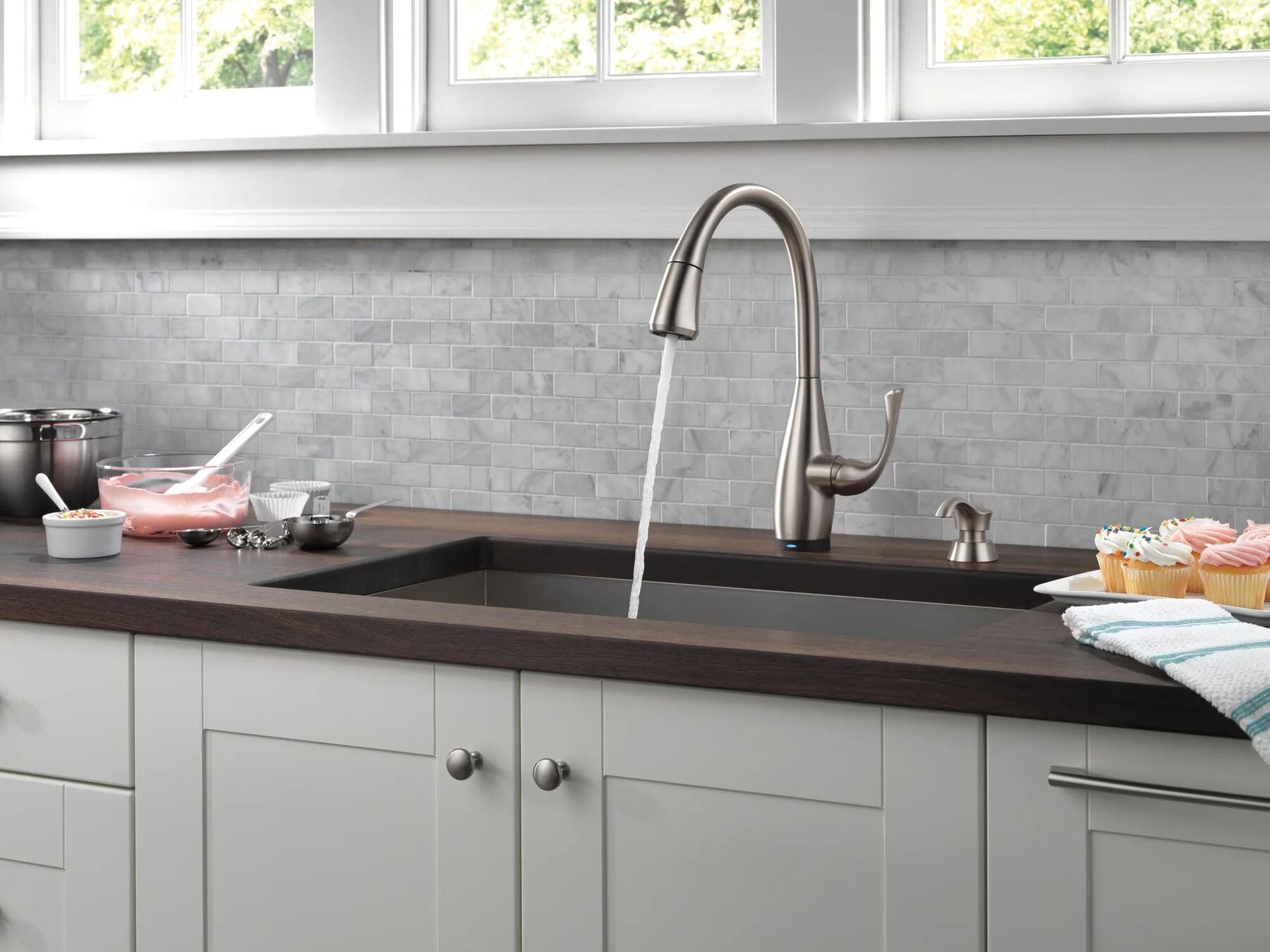 Single Handle Pull-Down Kitchen Faucet with Touch2O&reg; Technology and Soap Dispenser