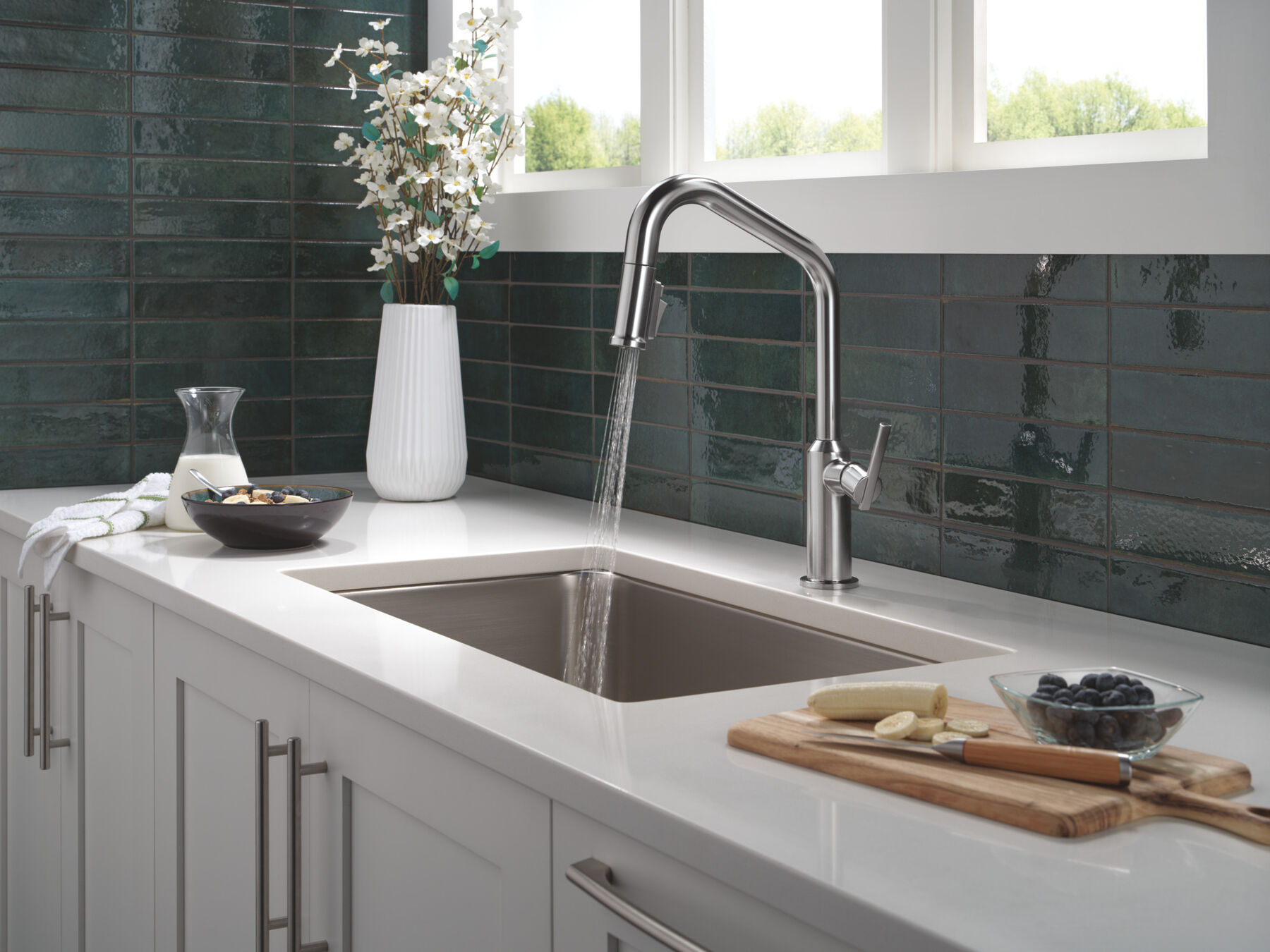 Single Handle Pull-Down Kitchen Faucet