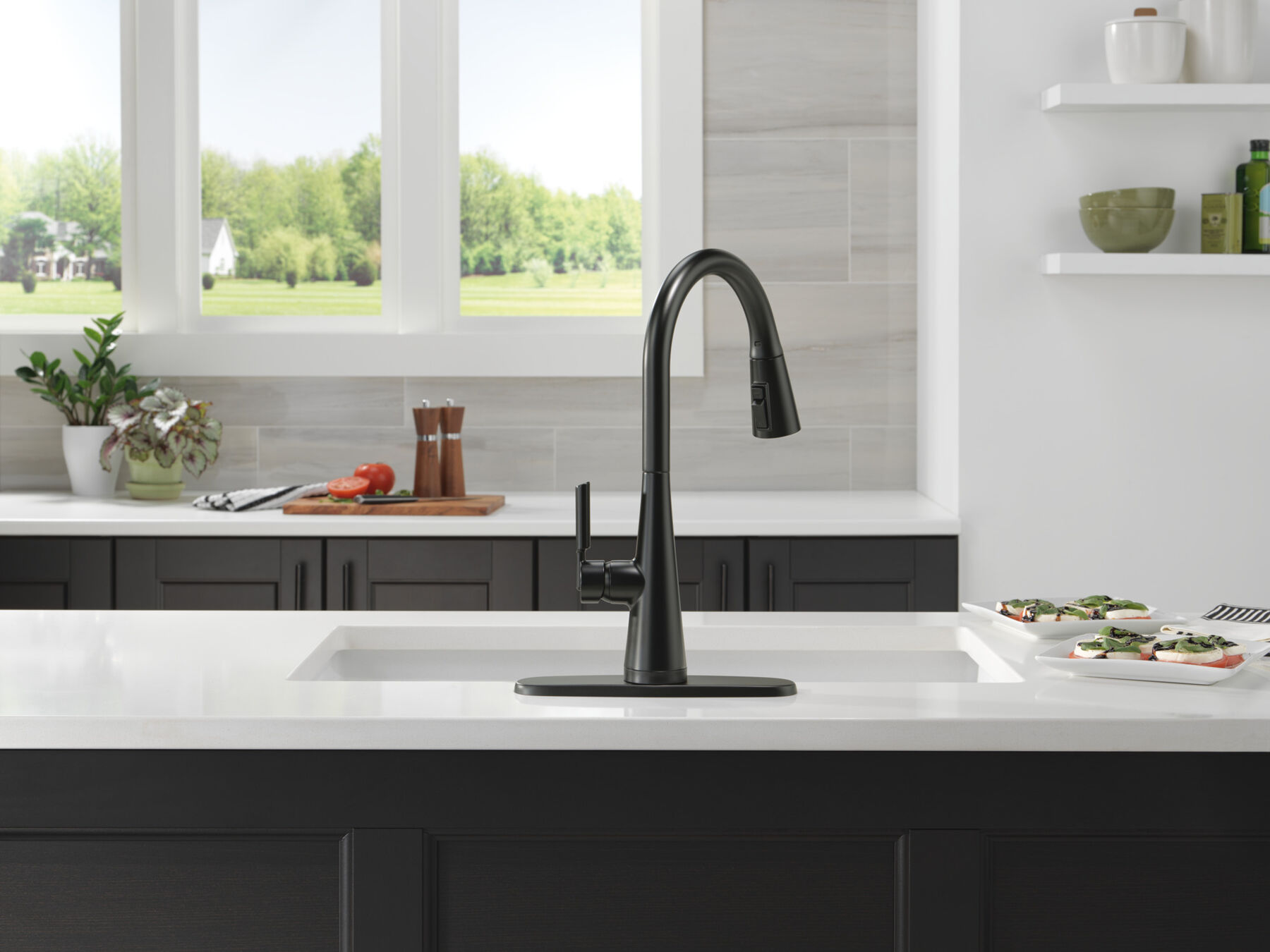Single Handle Pull-Down Kitchen Faucet with Touch<sub>2</sub>O&reg; and ShieldSpray&reg; Technologies