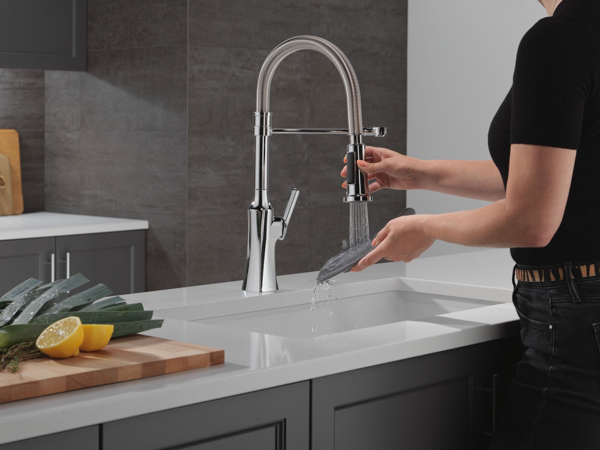 Single Handle Pull-Down Kitchen Faucet With Spring Spout in Chrome